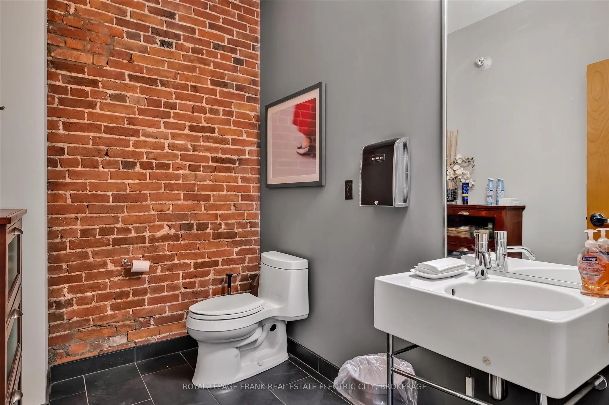 379 George Street N, #301
