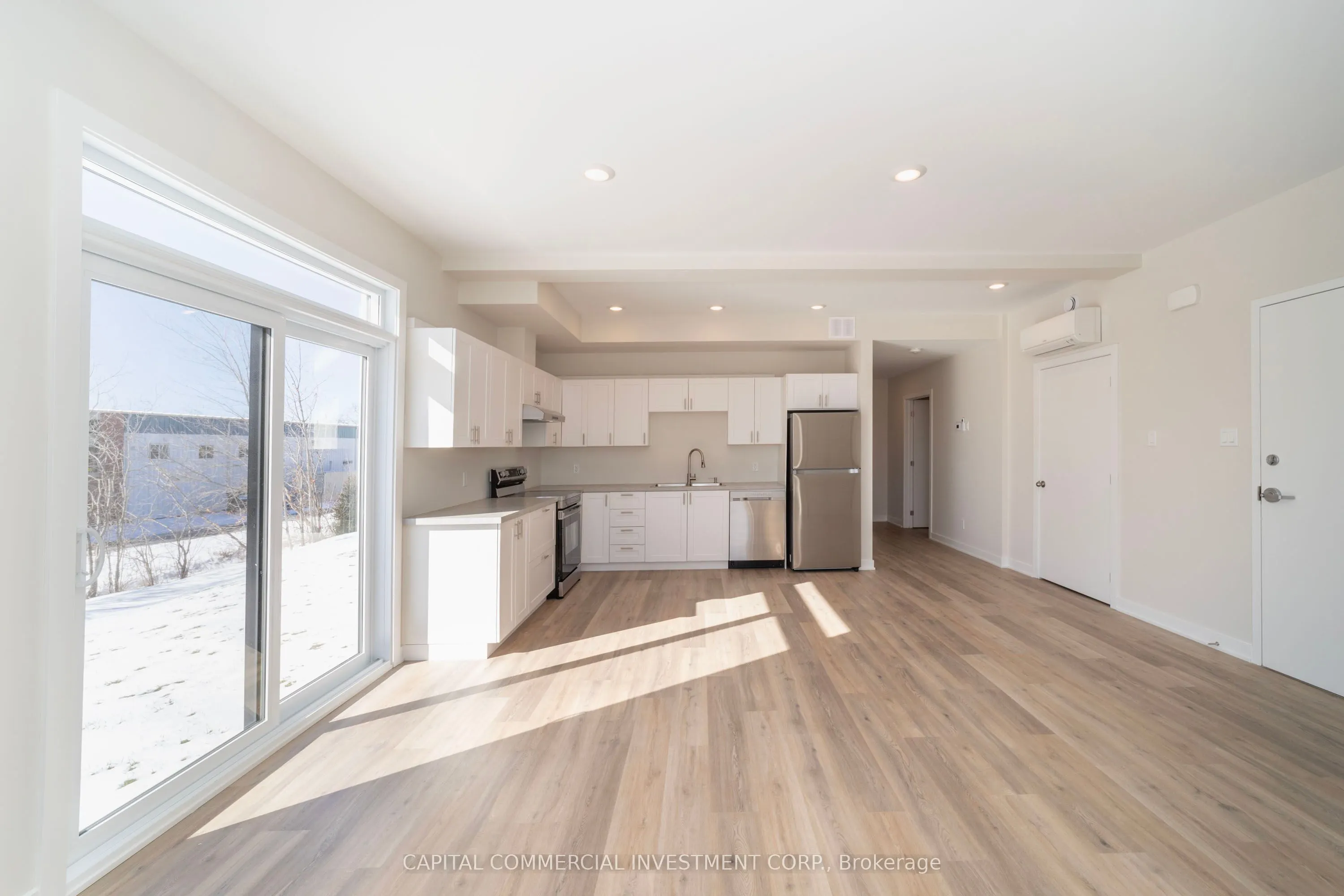 36 Main Street E