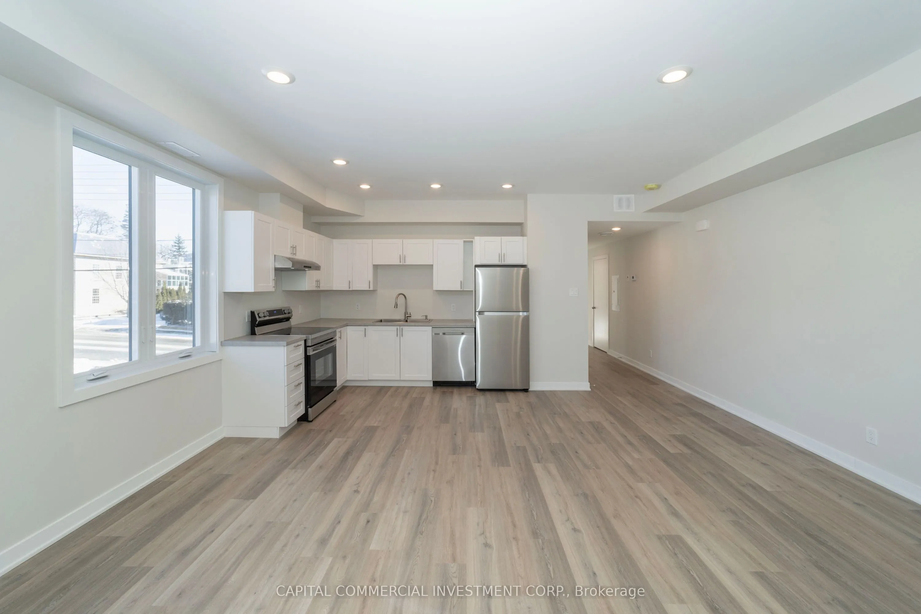 36 Main Street E