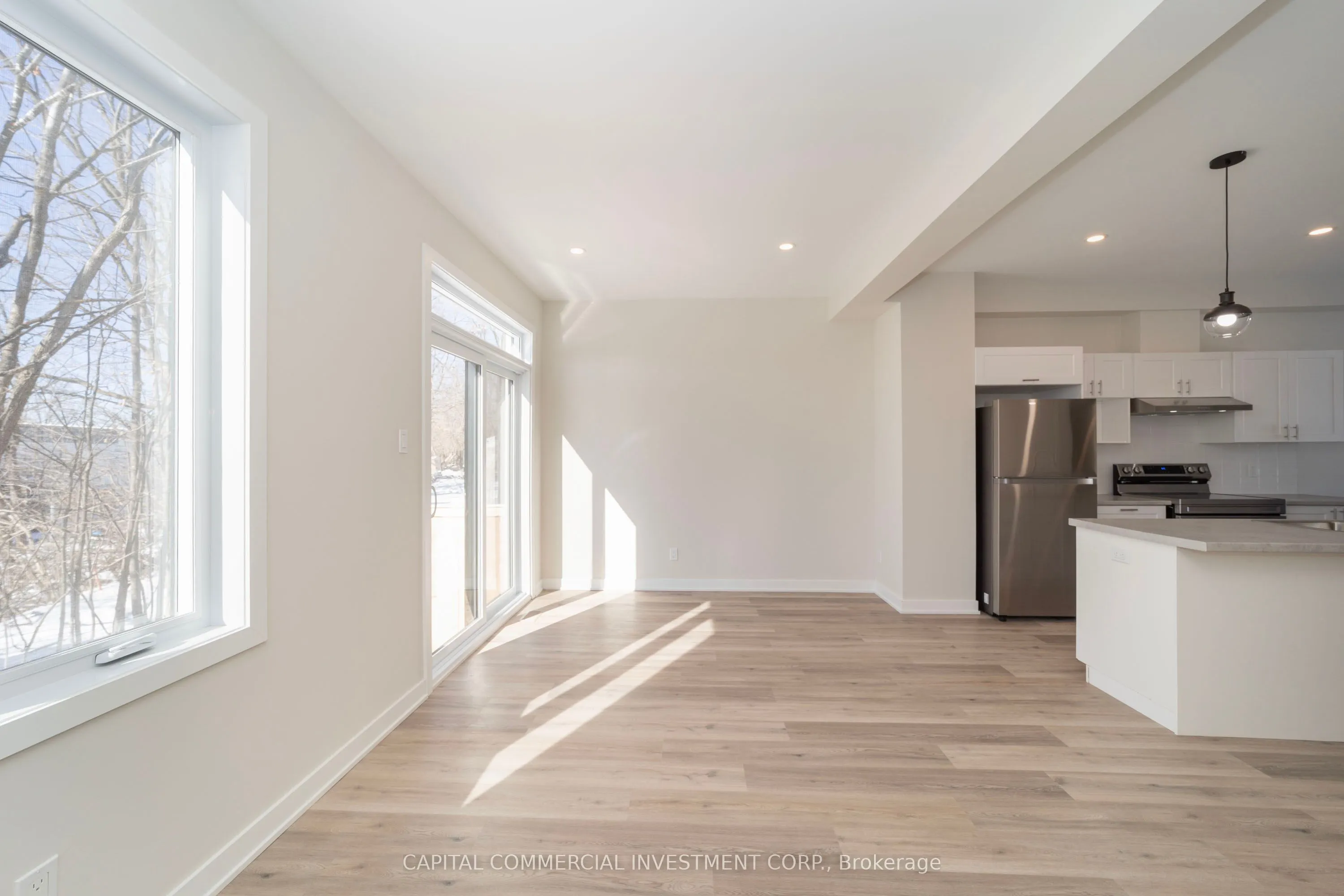 36 Main Street E