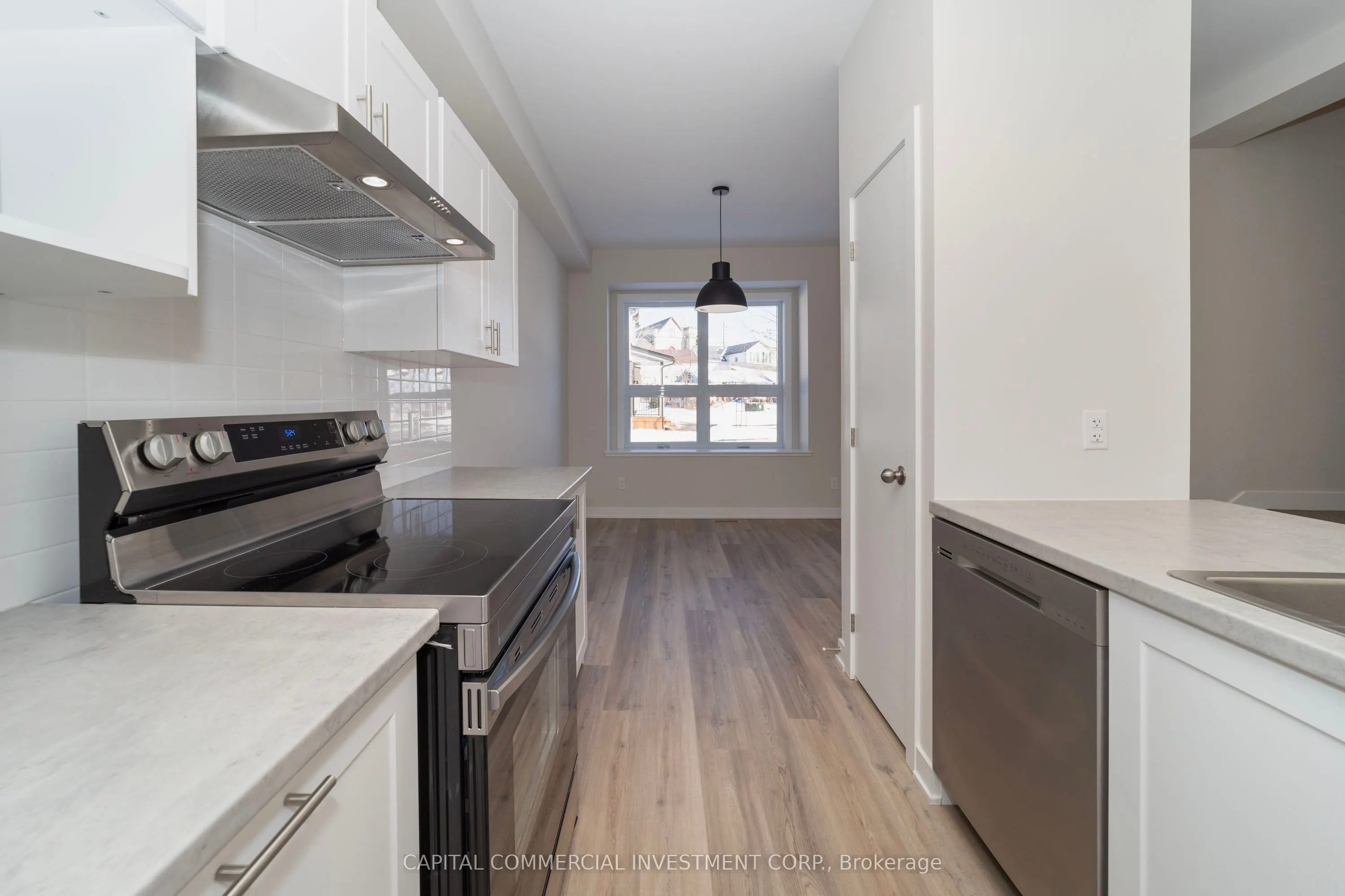 36 Main Street E