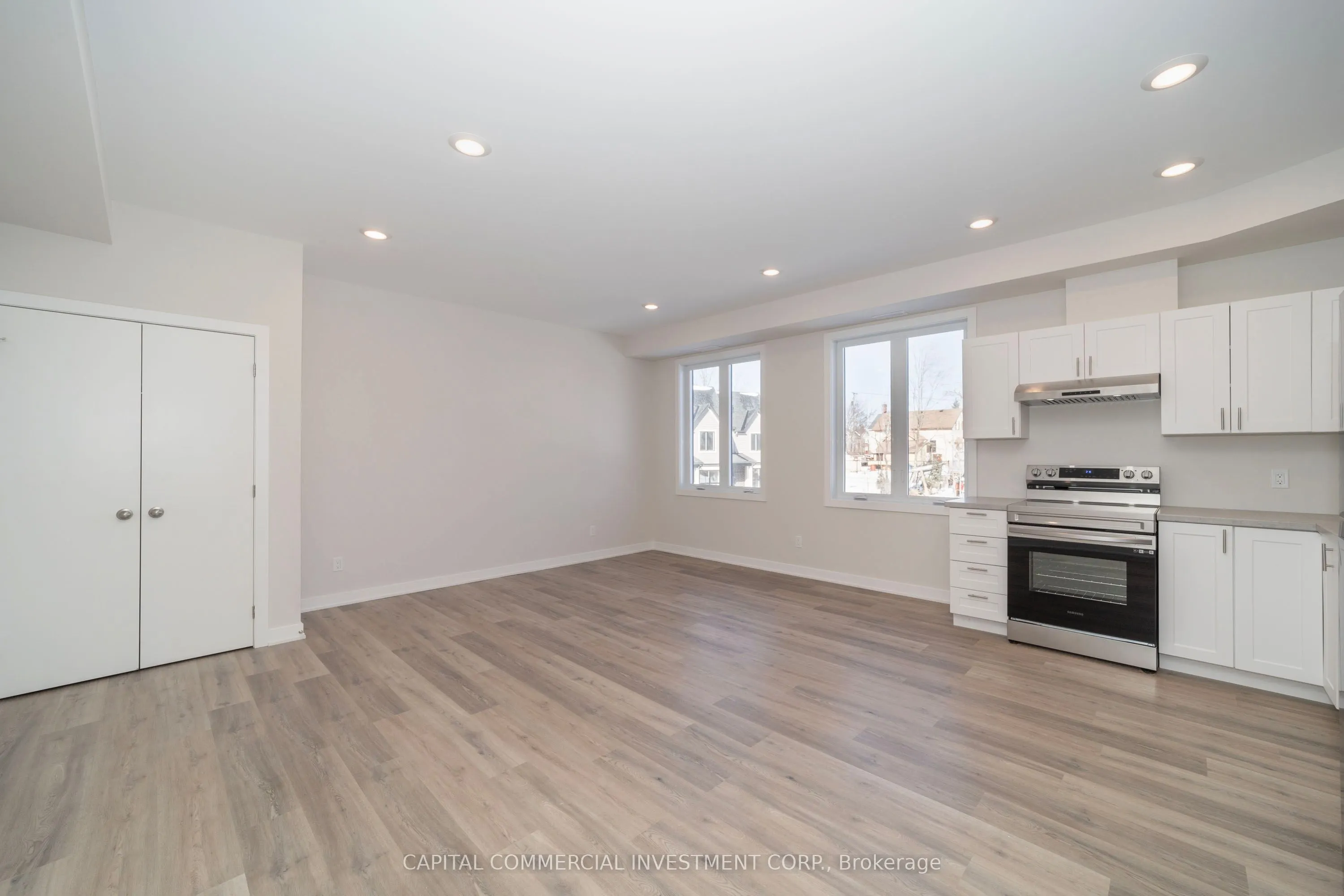 36 Main Street E