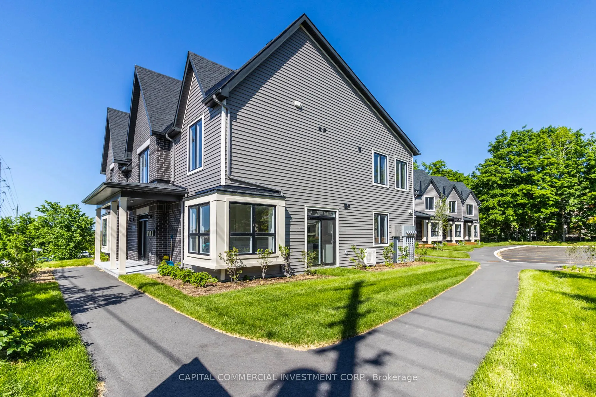 36 Main Street E