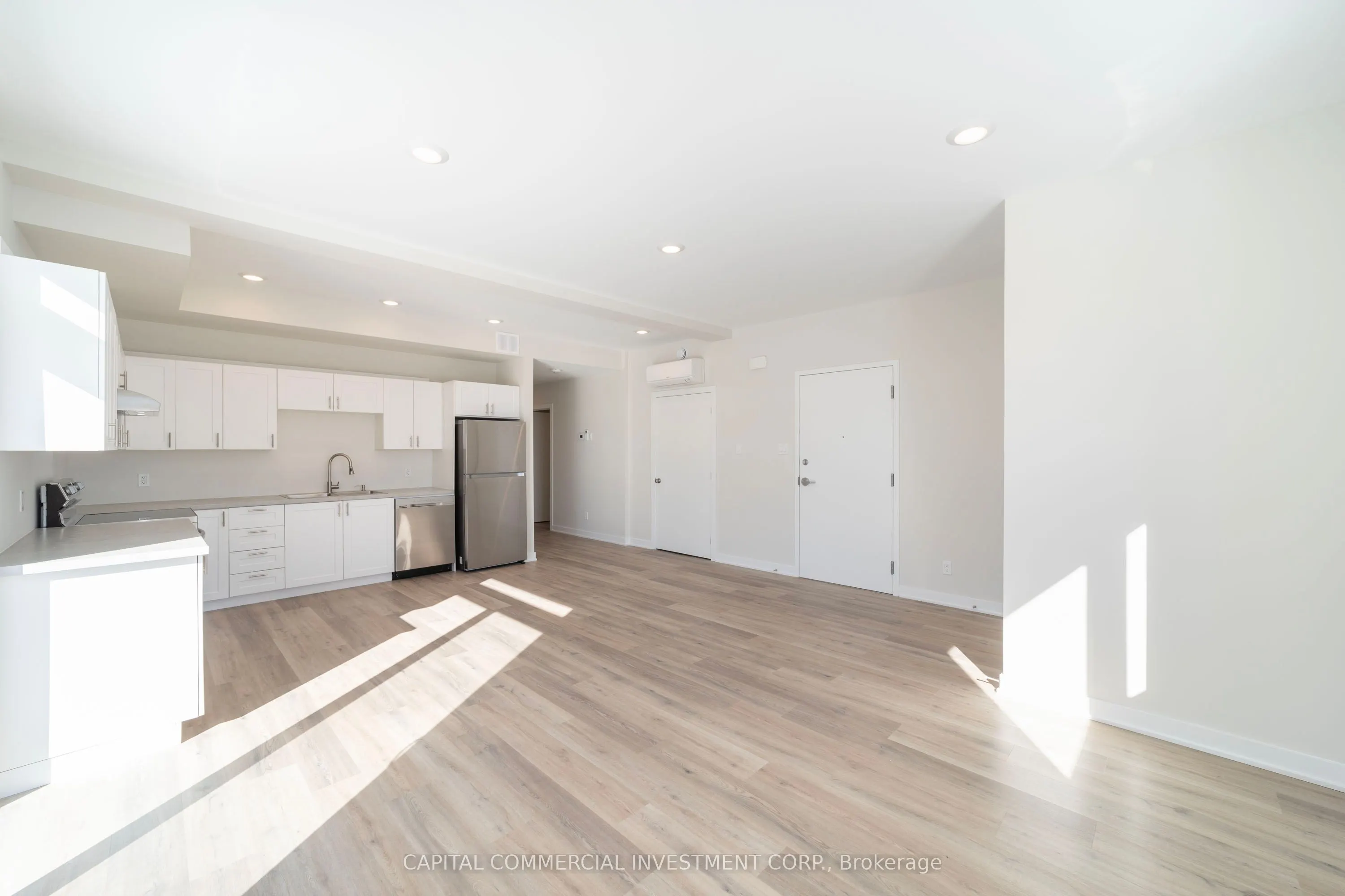 36 Main Street E