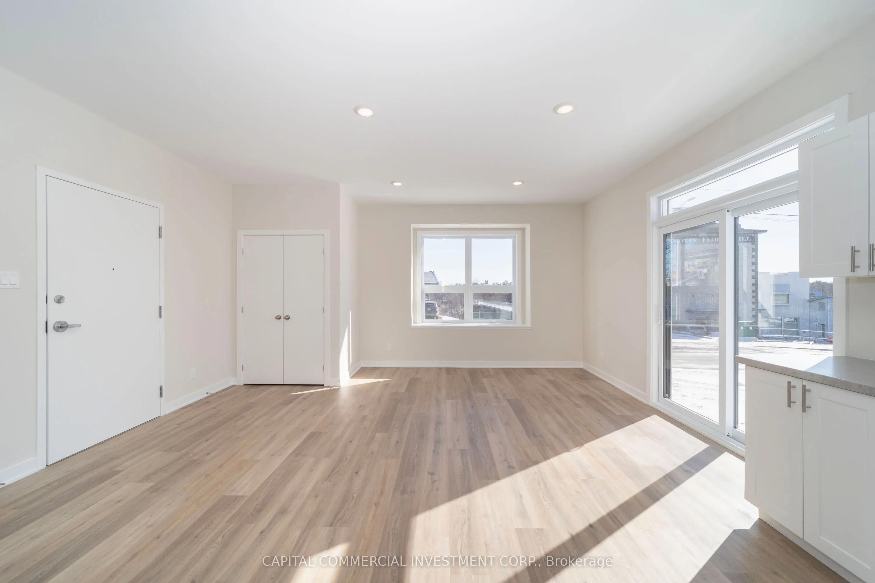36 Main Street E