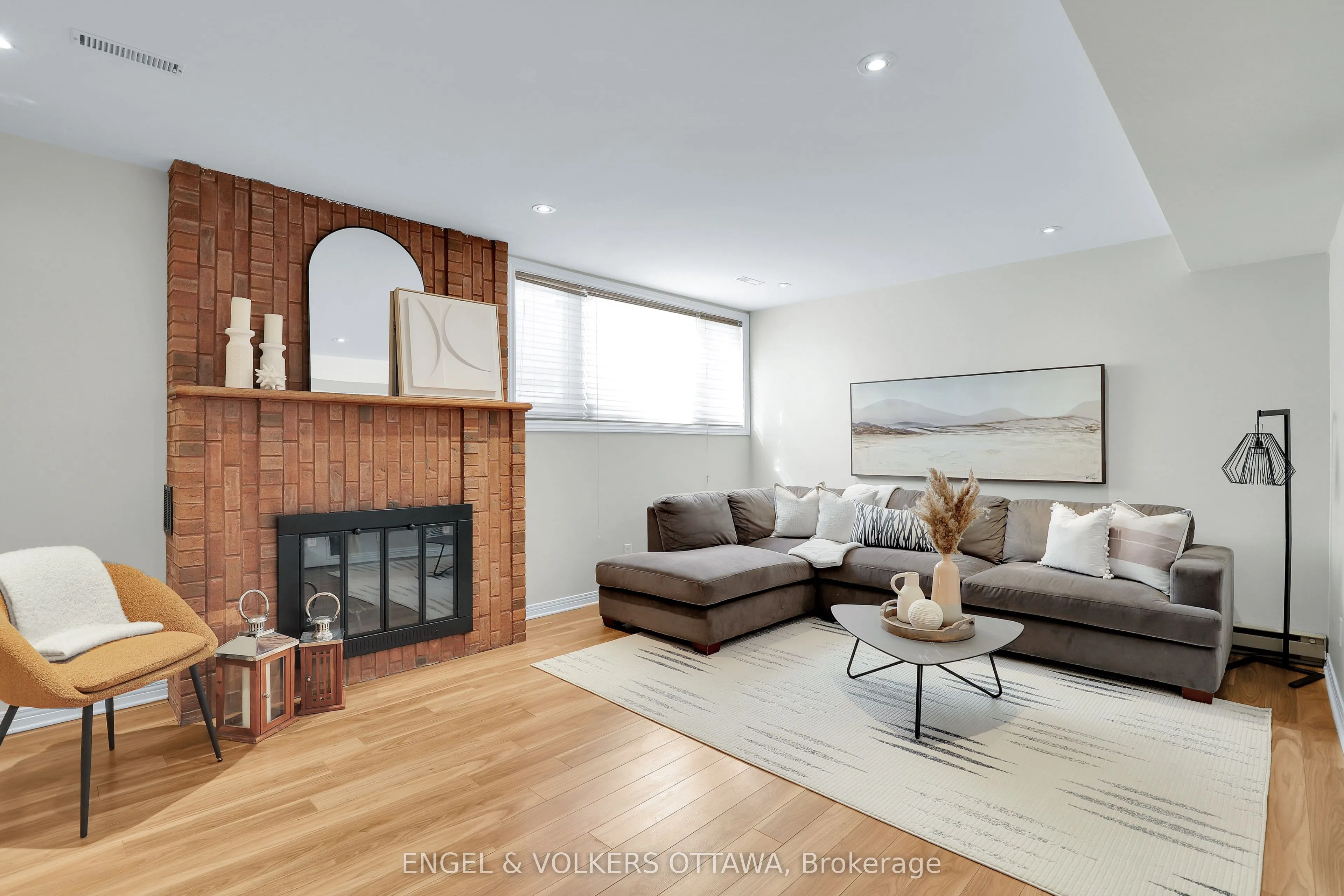 625 Richmond Road, #2