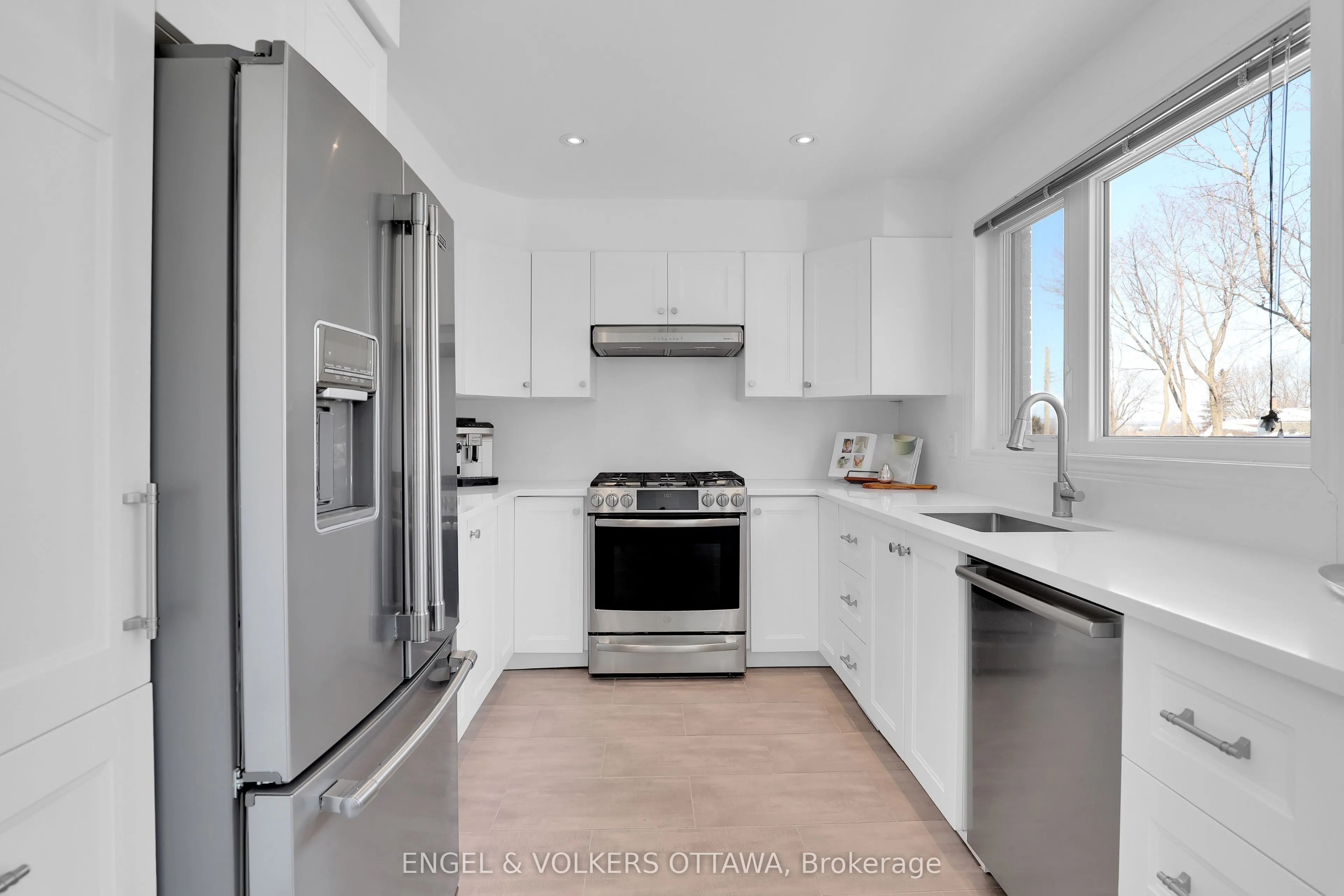 625 Richmond Road, #2