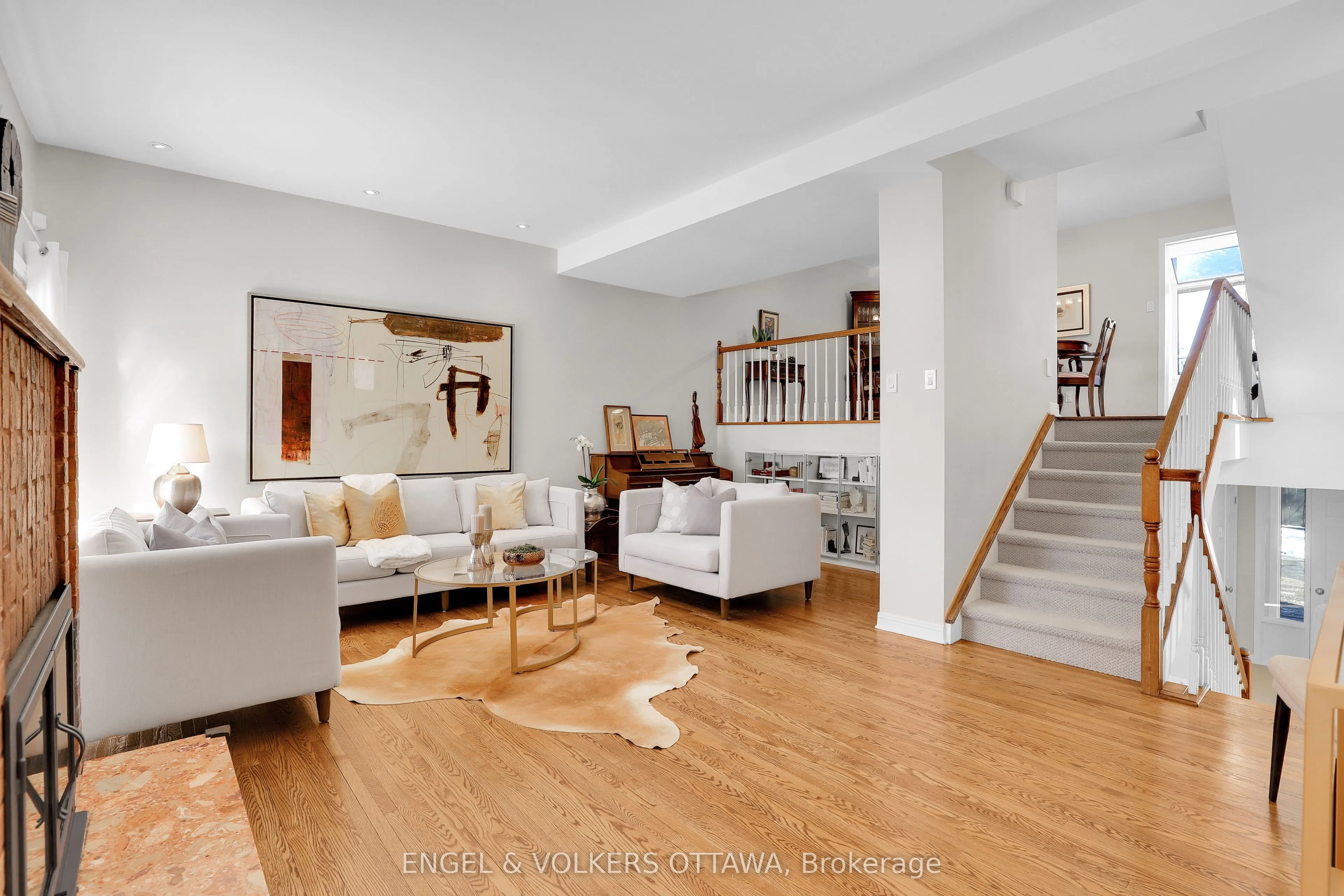 625 Richmond Road, #2