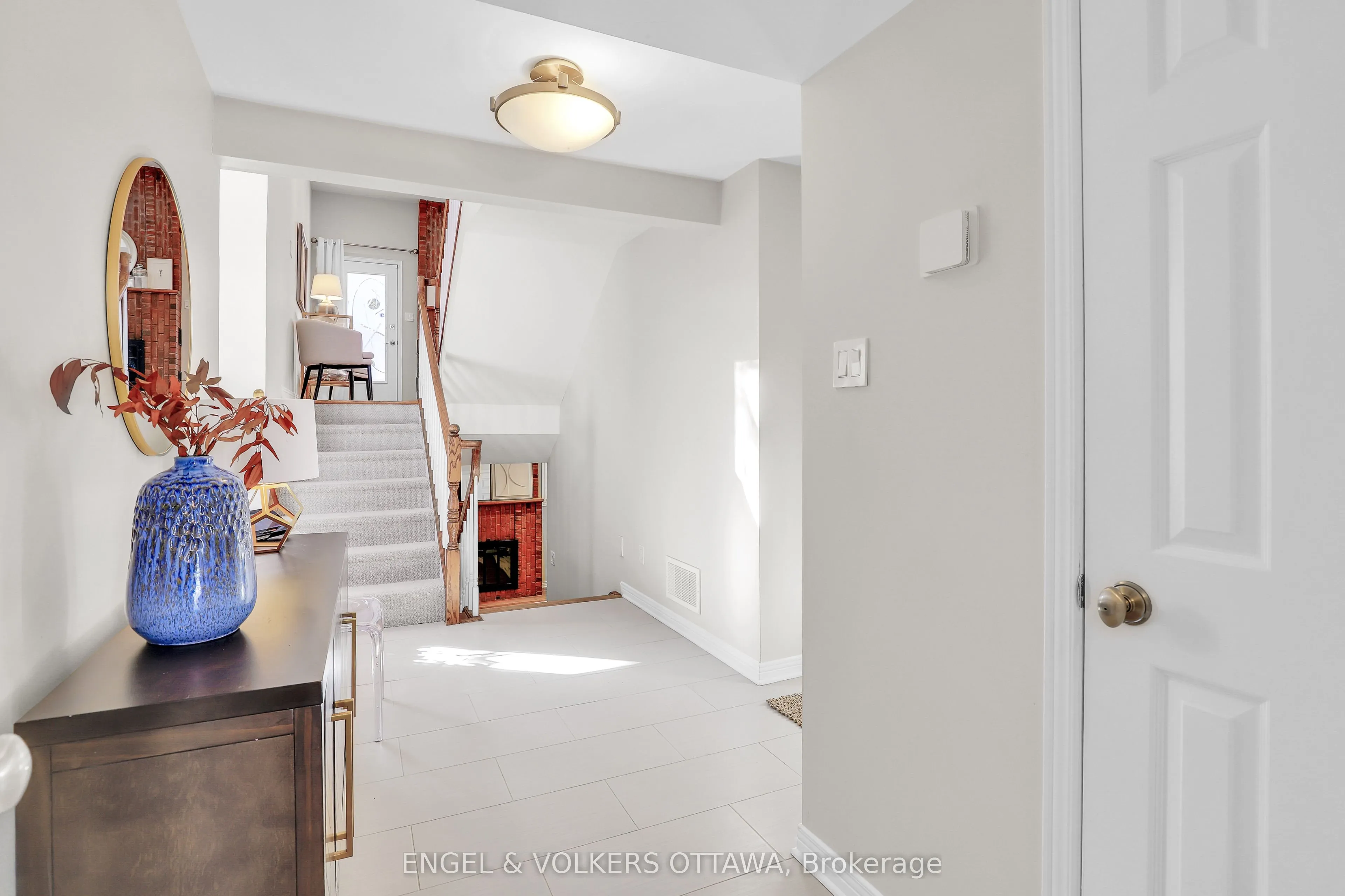 625 Richmond Road, #2