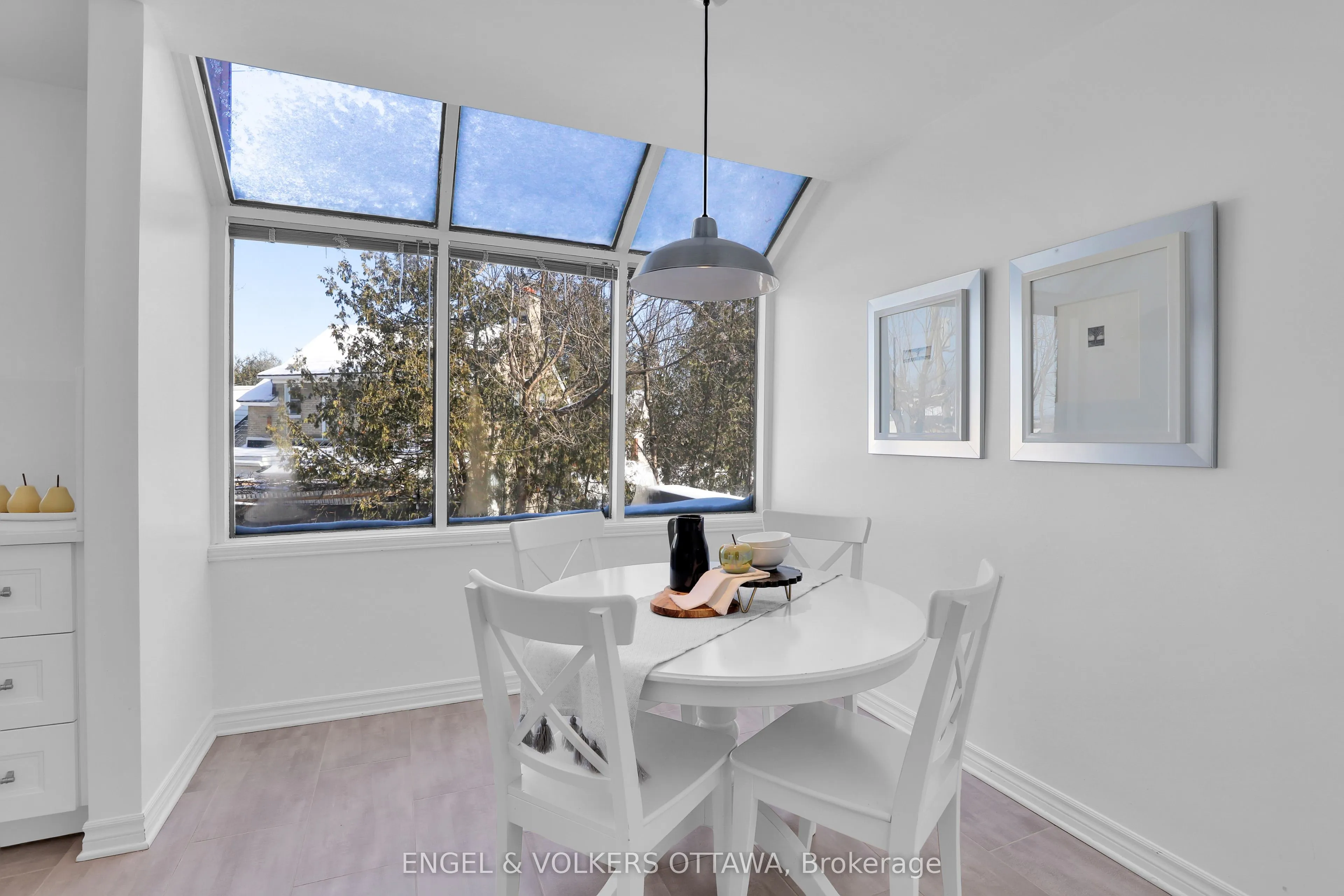 625 Richmond Road, #2