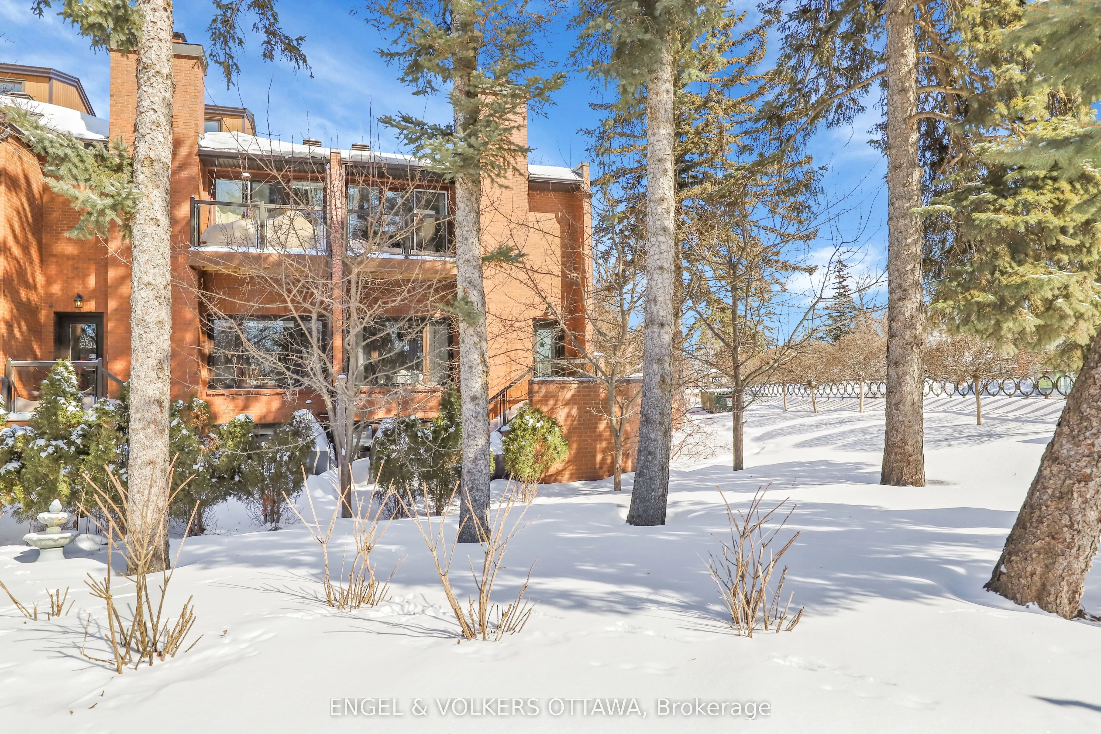 625 Richmond Road, #2