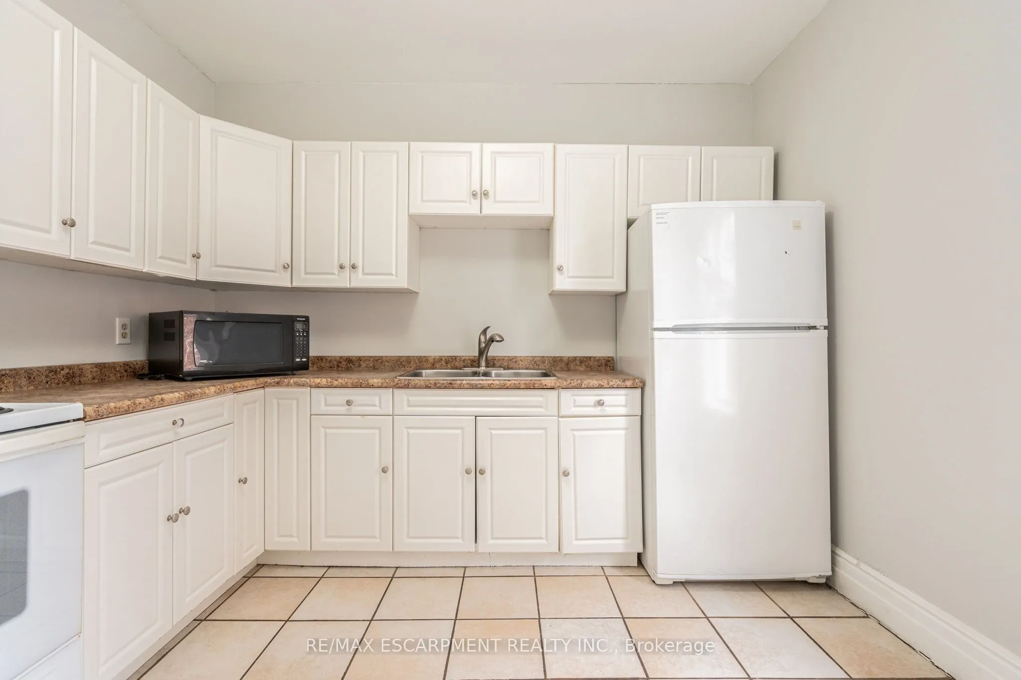 255 JOHN Street S, #UPPER