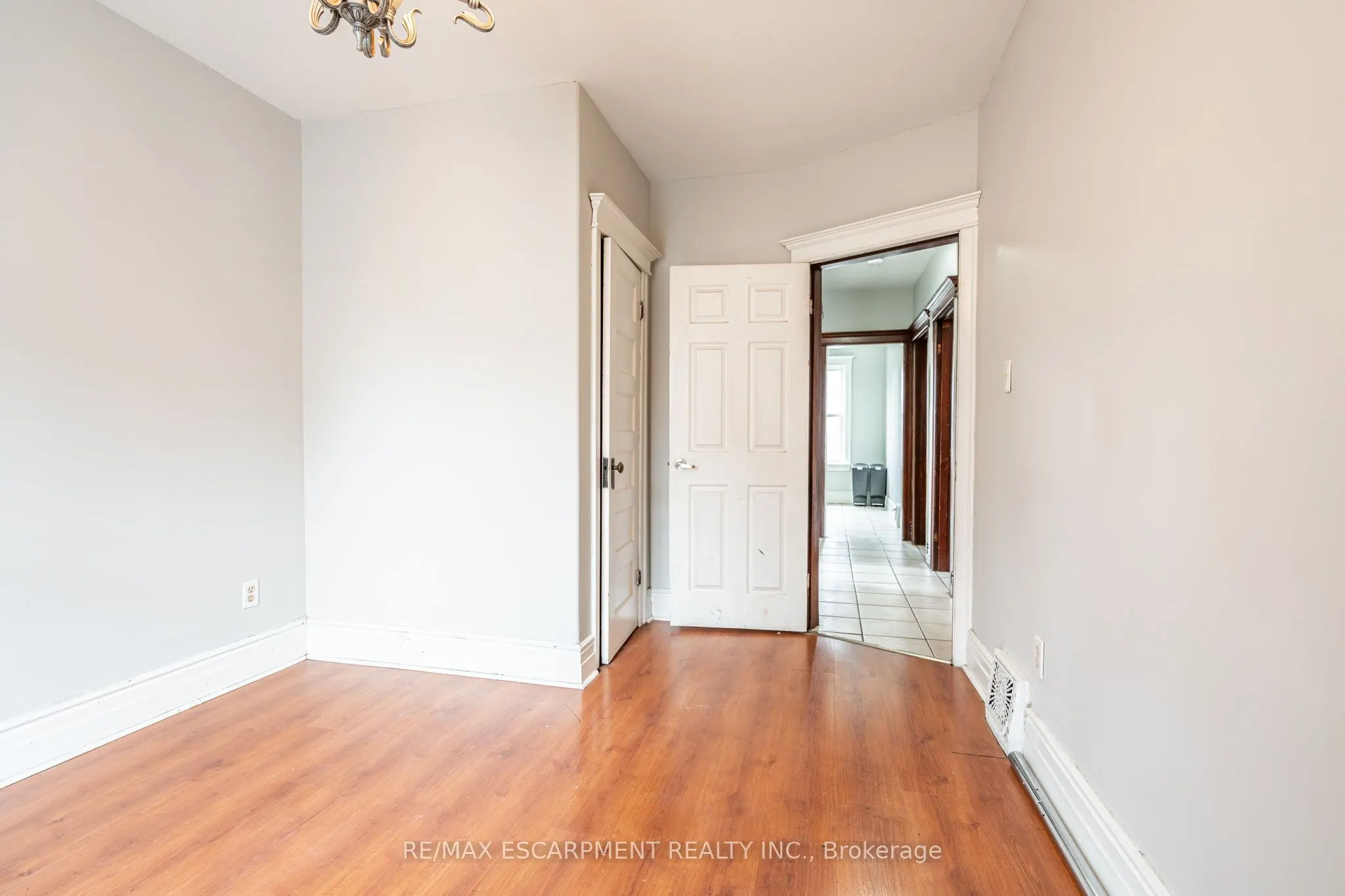 255 JOHN Street S, #UPPER