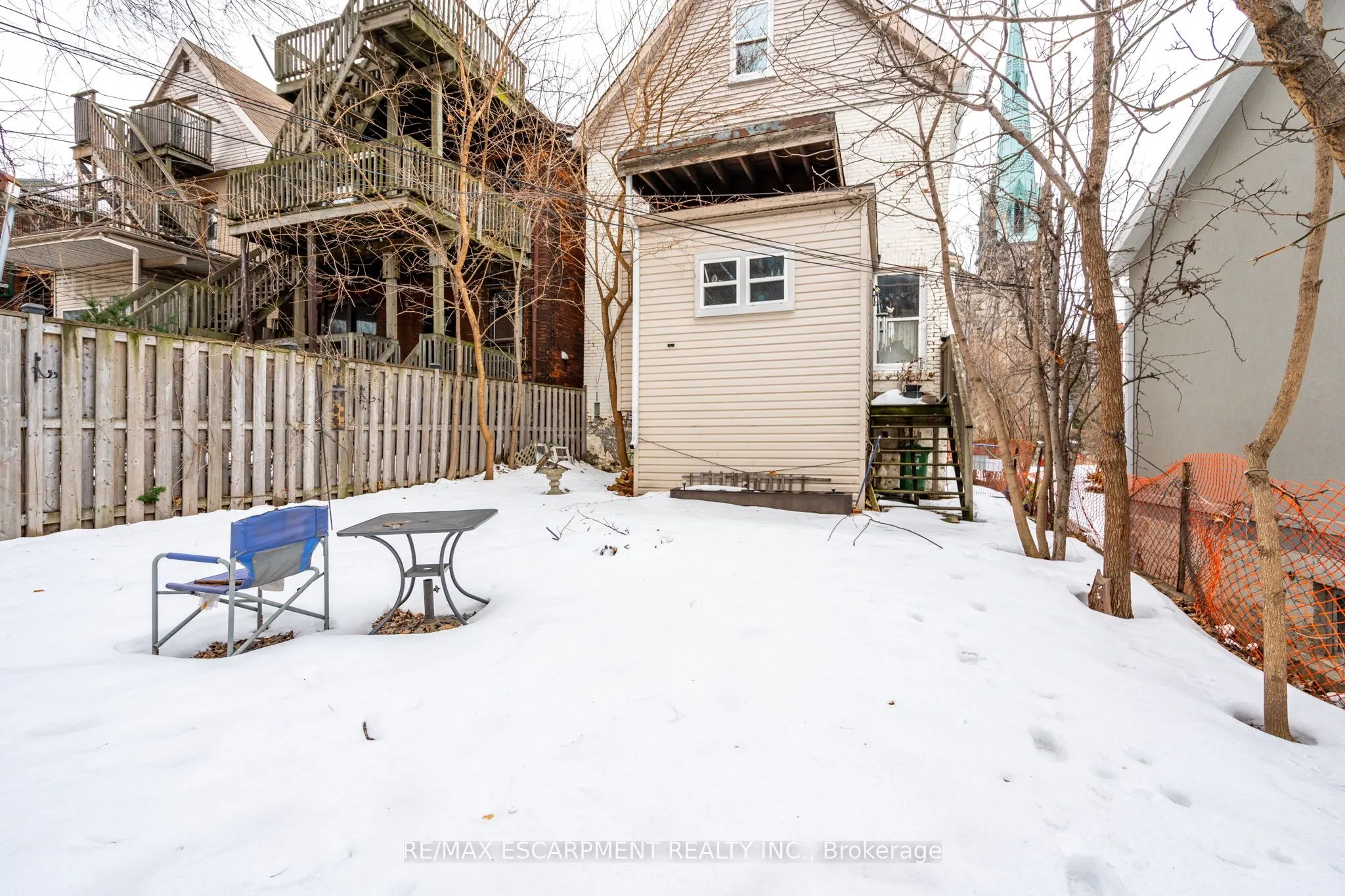 255 JOHN Street S, #UPPER