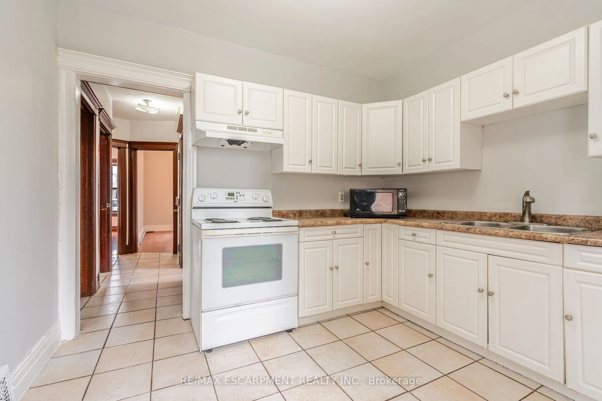 255 JOHN Street S, #UPPER
