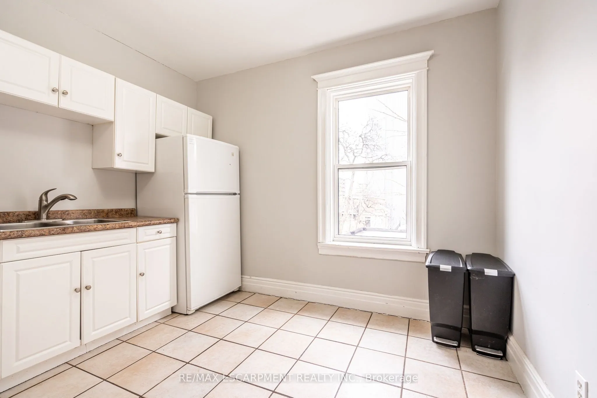 255 JOHN Street S, #UPPER