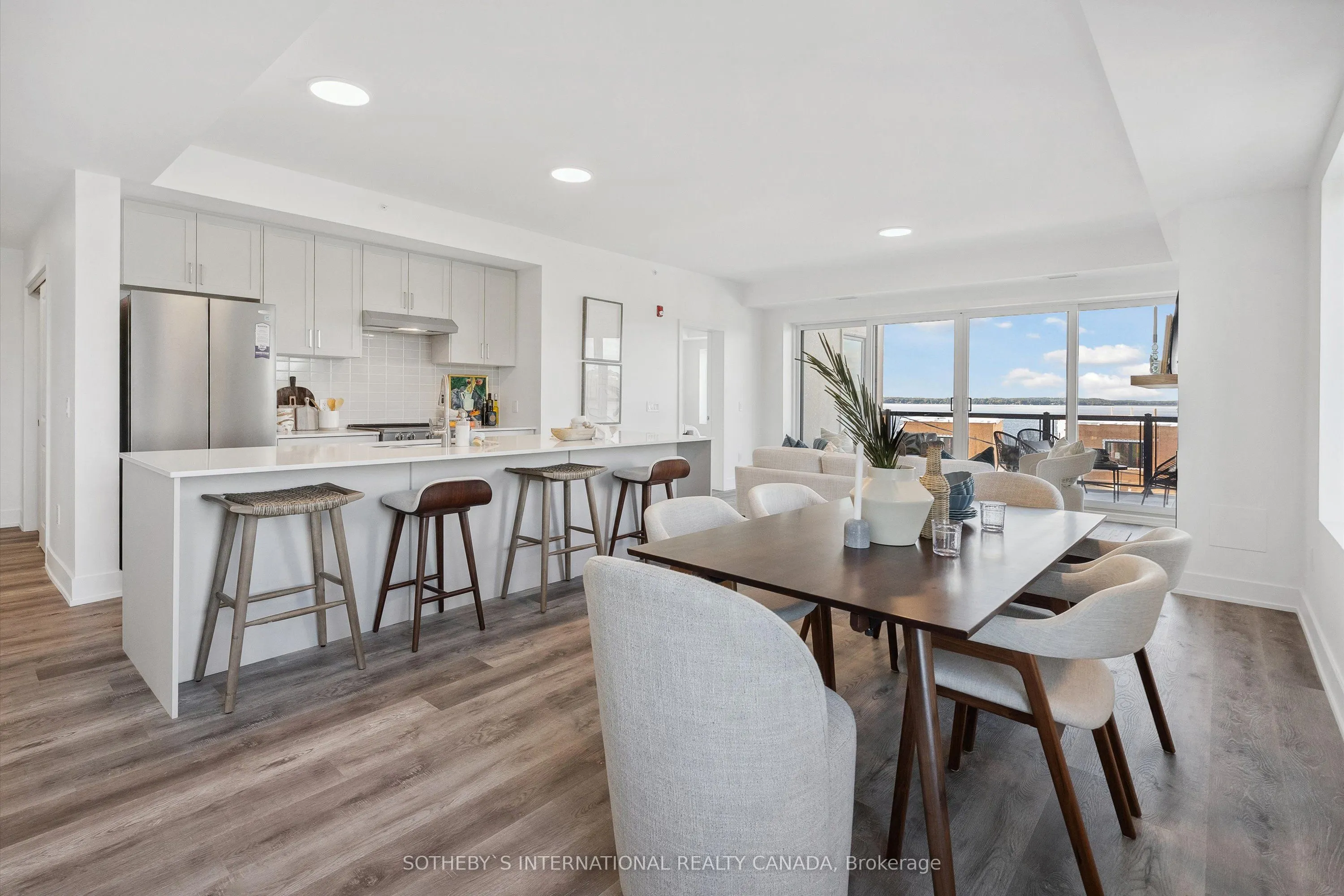 19B West Street N #208
