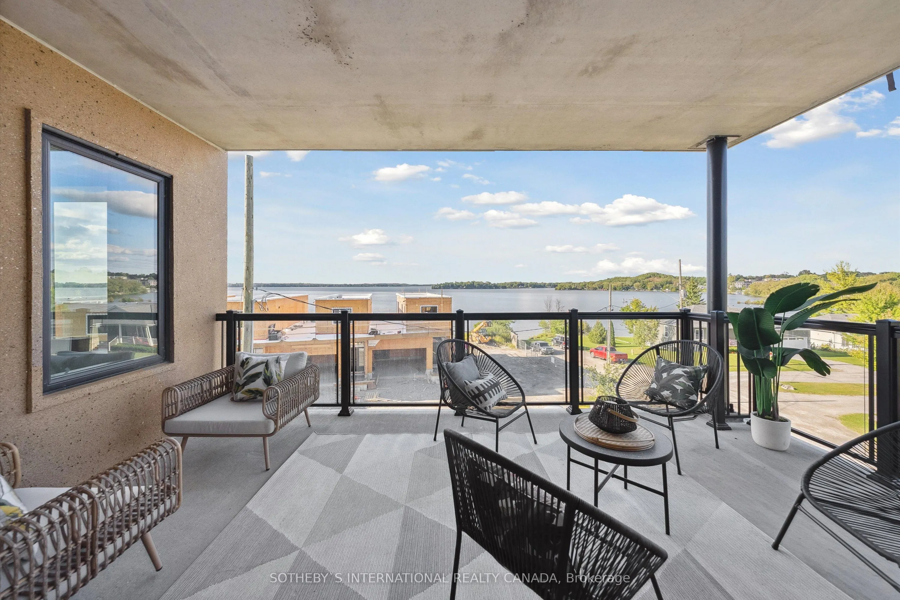 19B West Street N #208