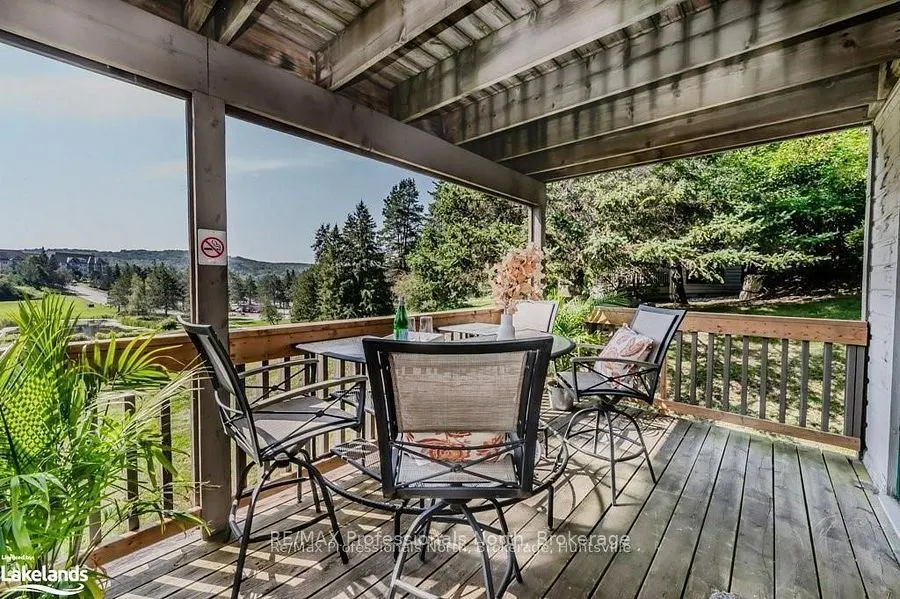 33 DEERHURST GREENS Drive, #105