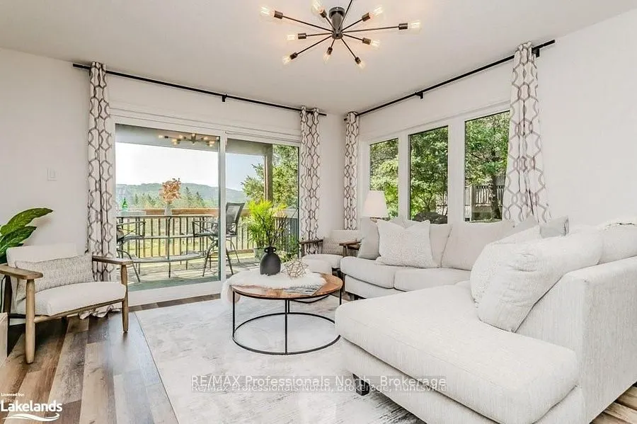 33 DEERHURST GREENS Drive, #105