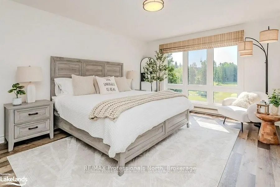 33 DEERHURST GREENS Drive, #105