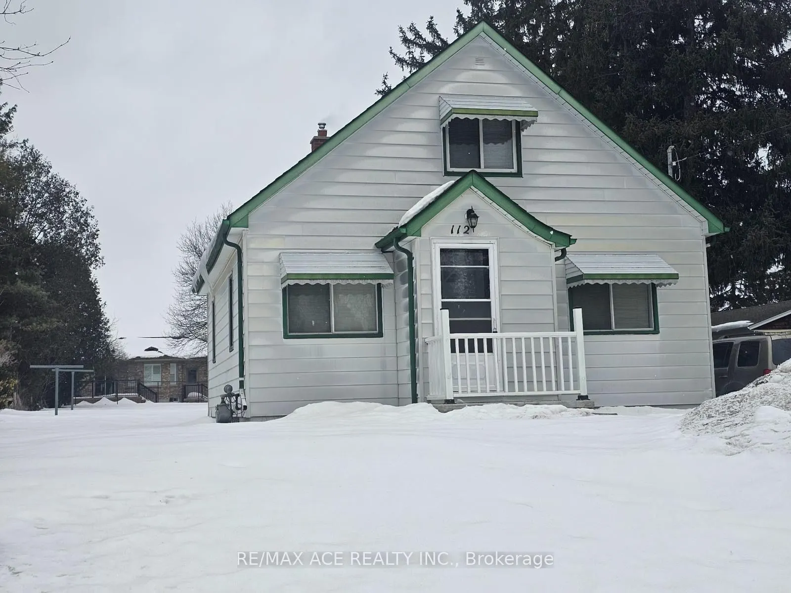 112 Bridge Street W