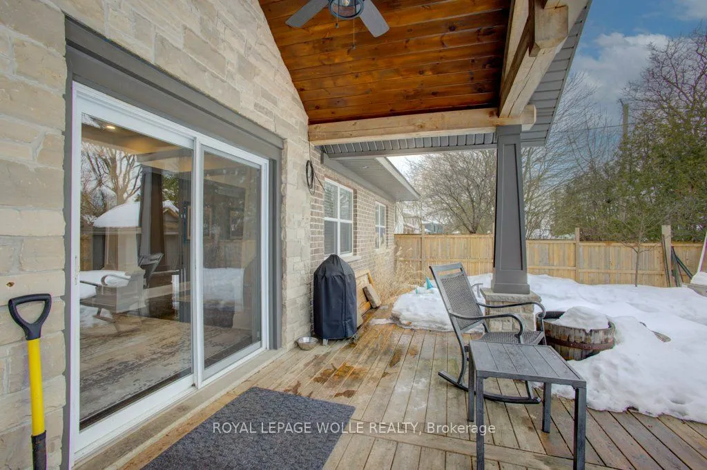 77 Leaside Place