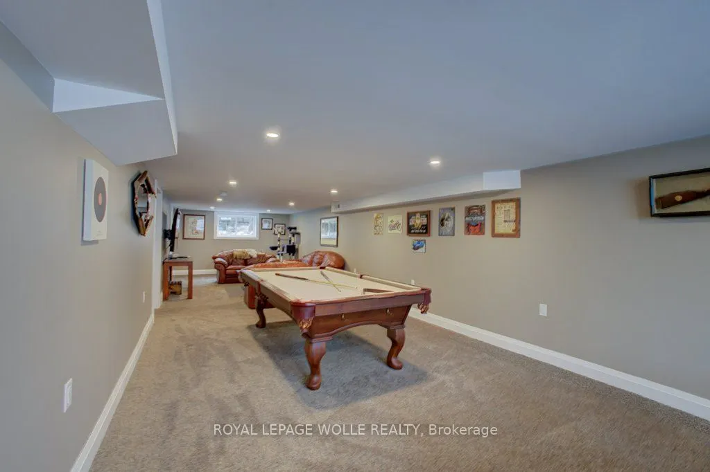 77 Leaside Place