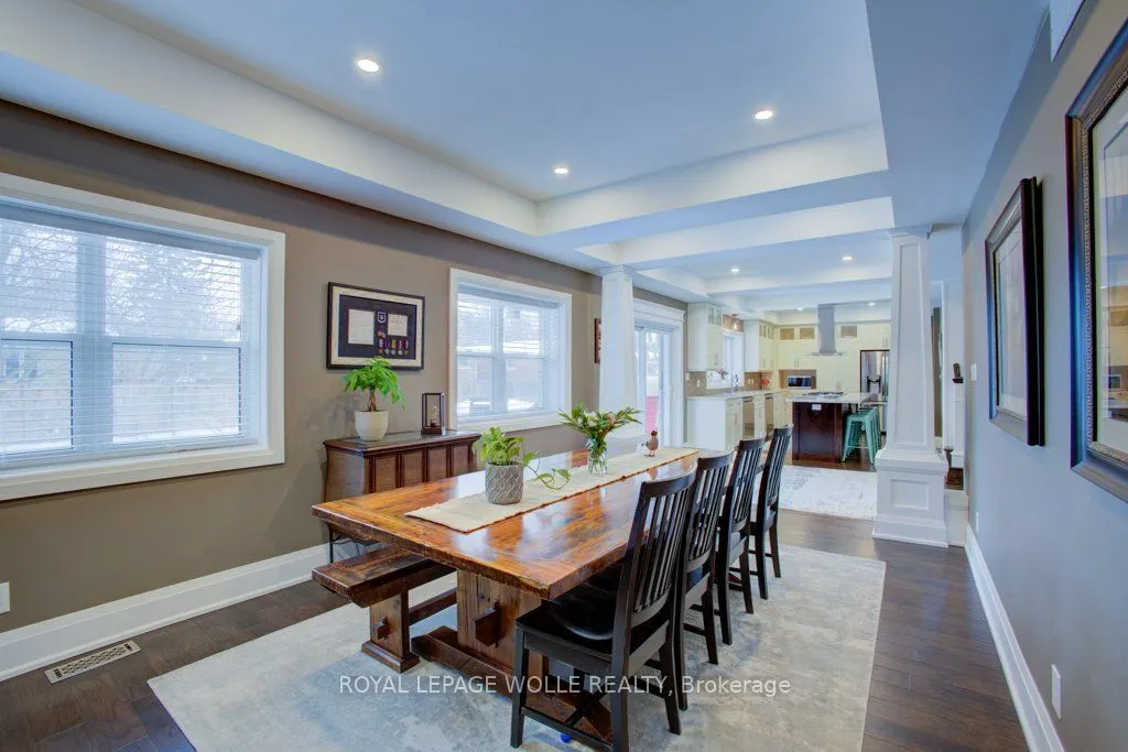 77 Leaside Place
