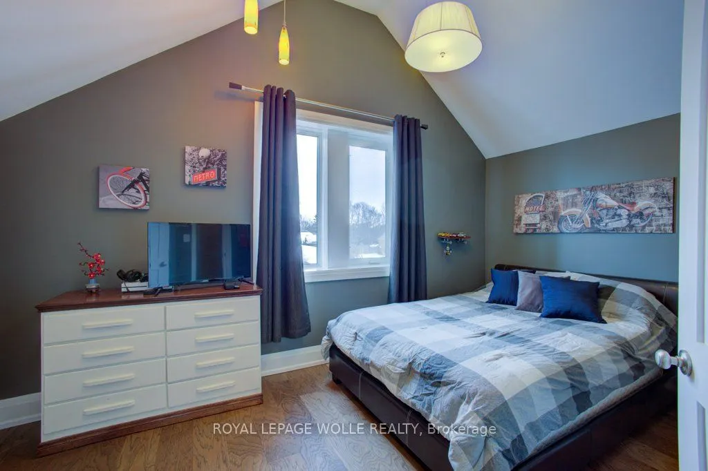 77 Leaside Place