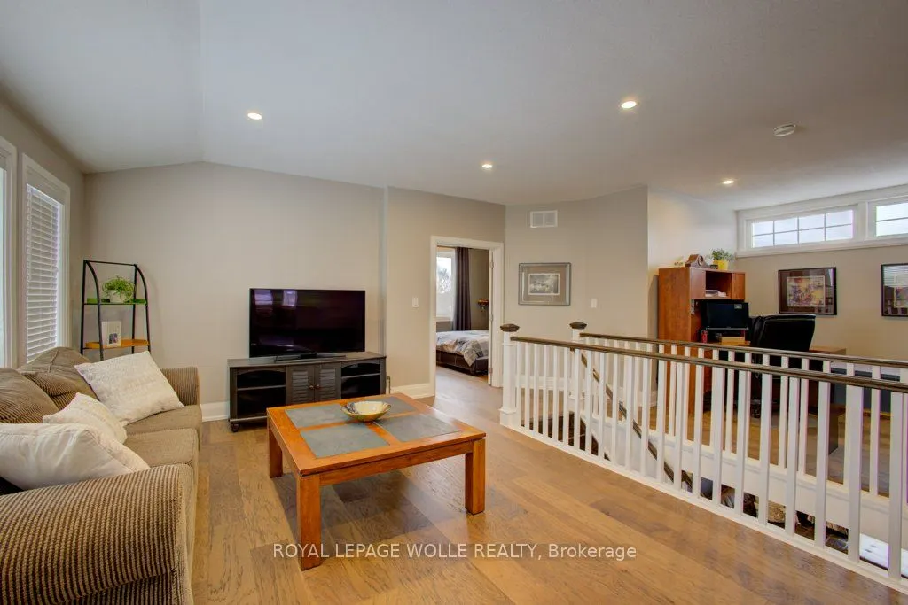 77 Leaside Place