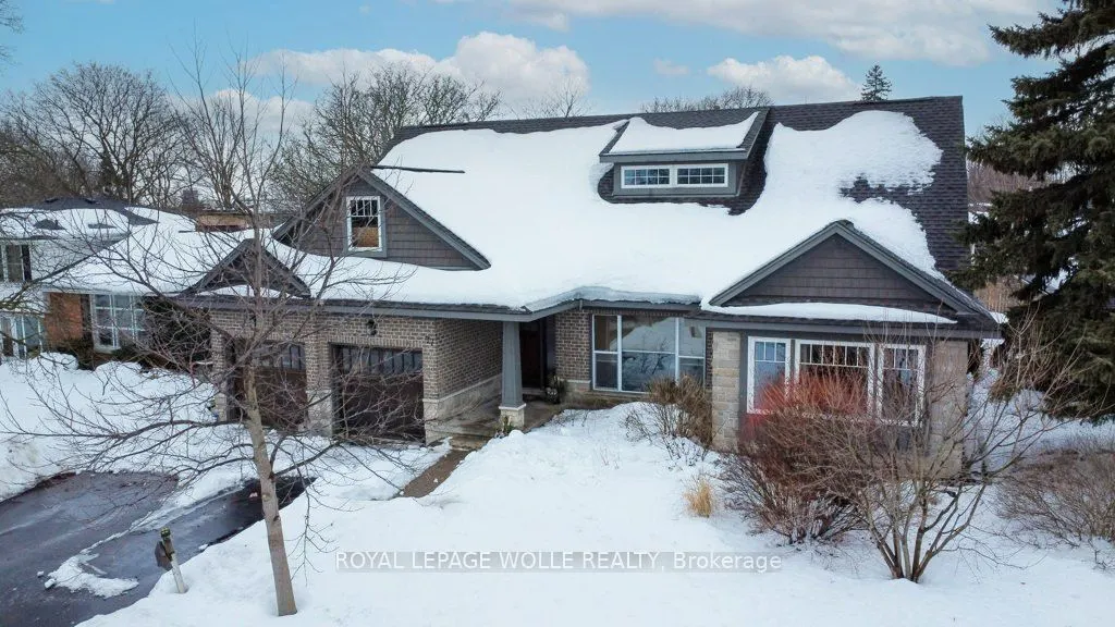 77 Leaside Place