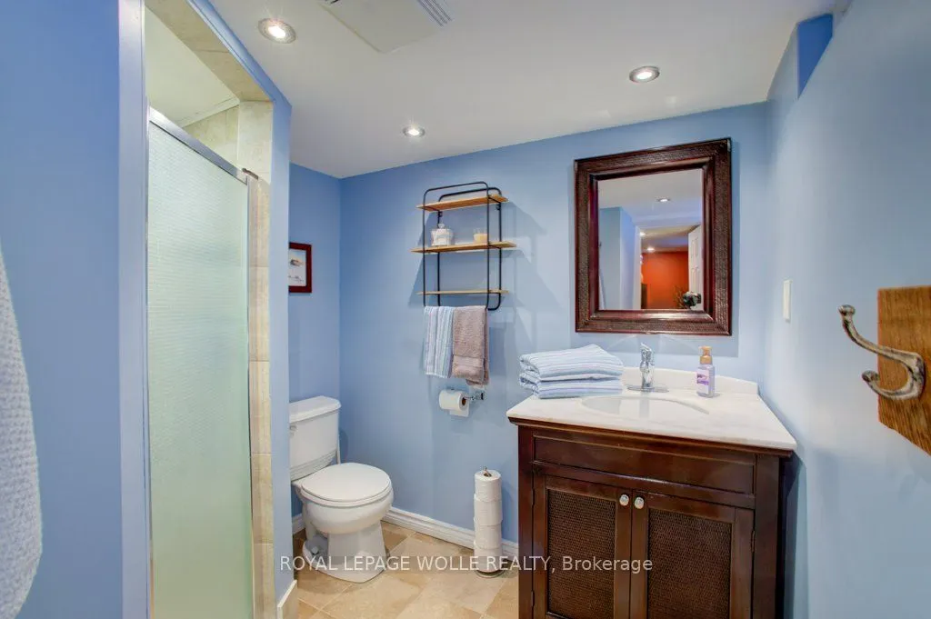 77 Leaside Place