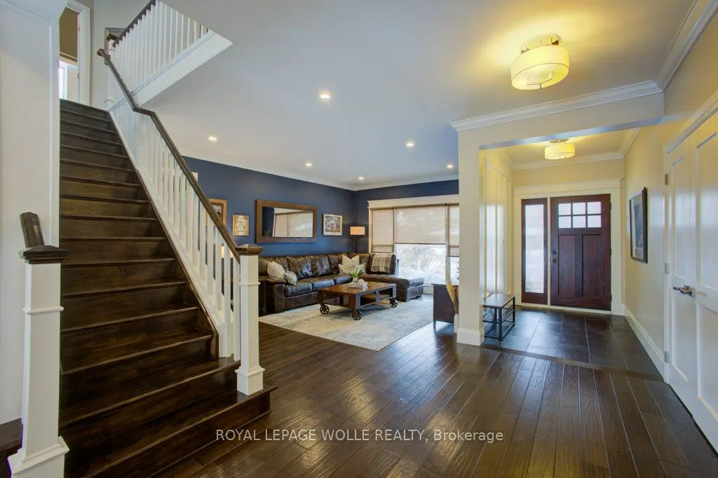 77 Leaside Place
