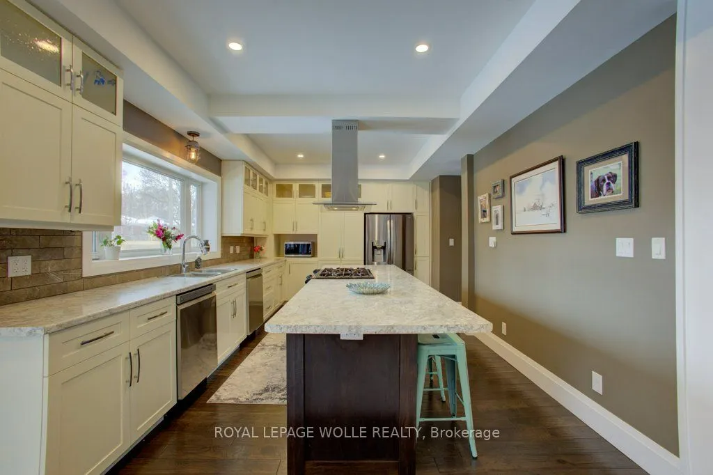 77 Leaside Place