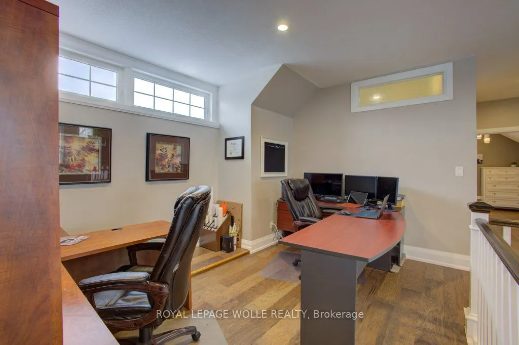 77 Leaside Place