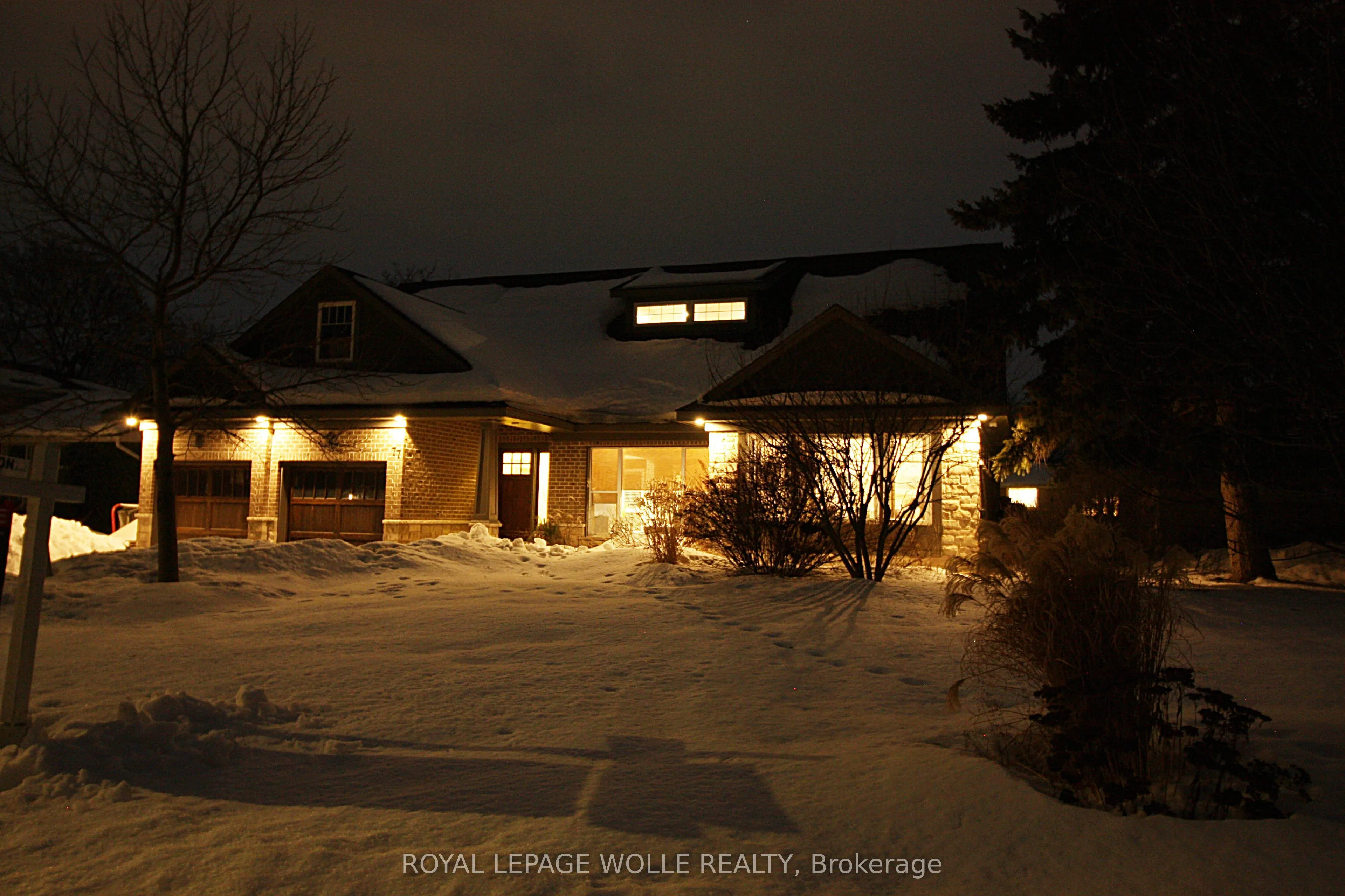 77 Leaside Place