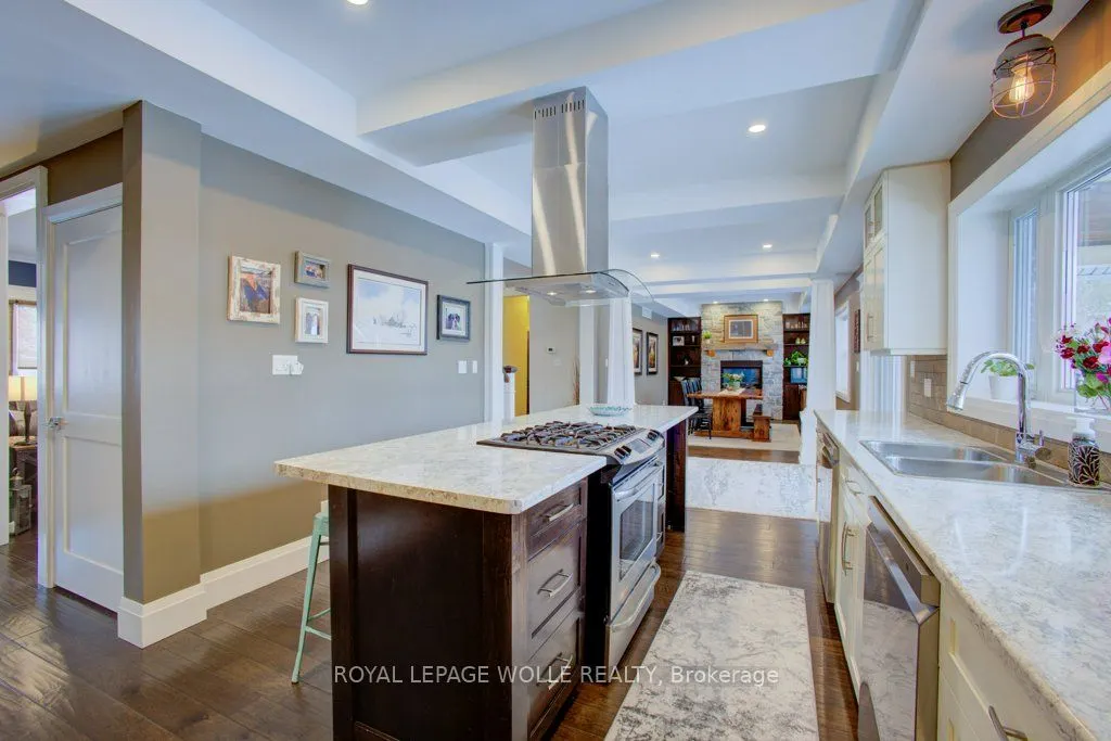 77 Leaside Place