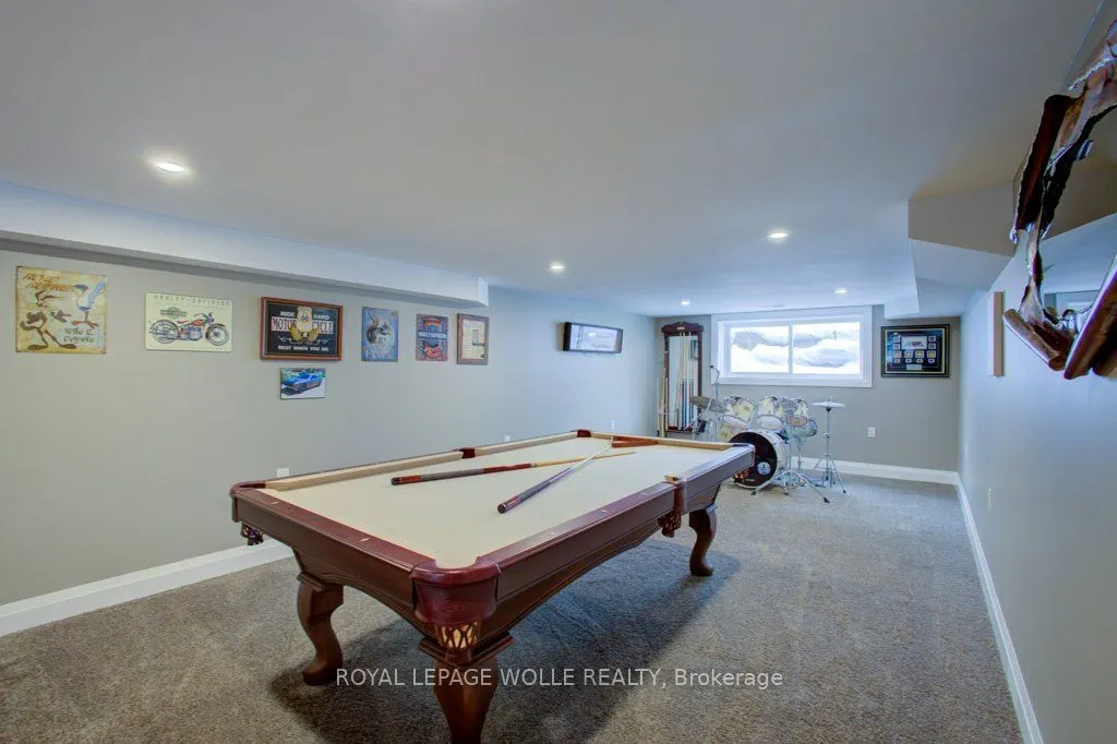 77 Leaside Place