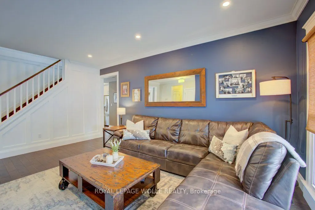 77 Leaside Place