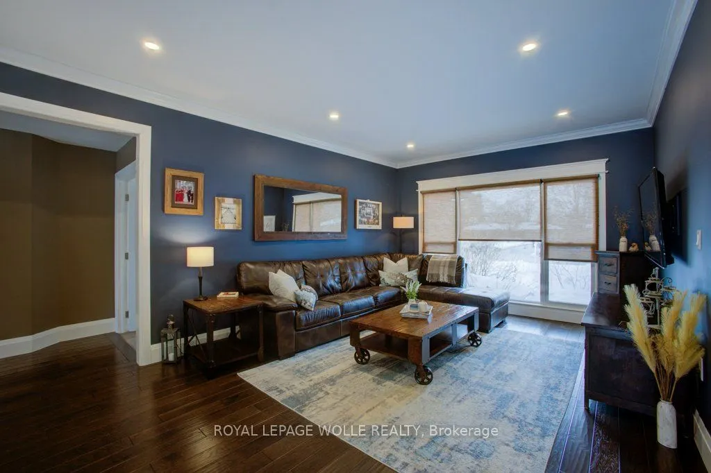 77 Leaside Place