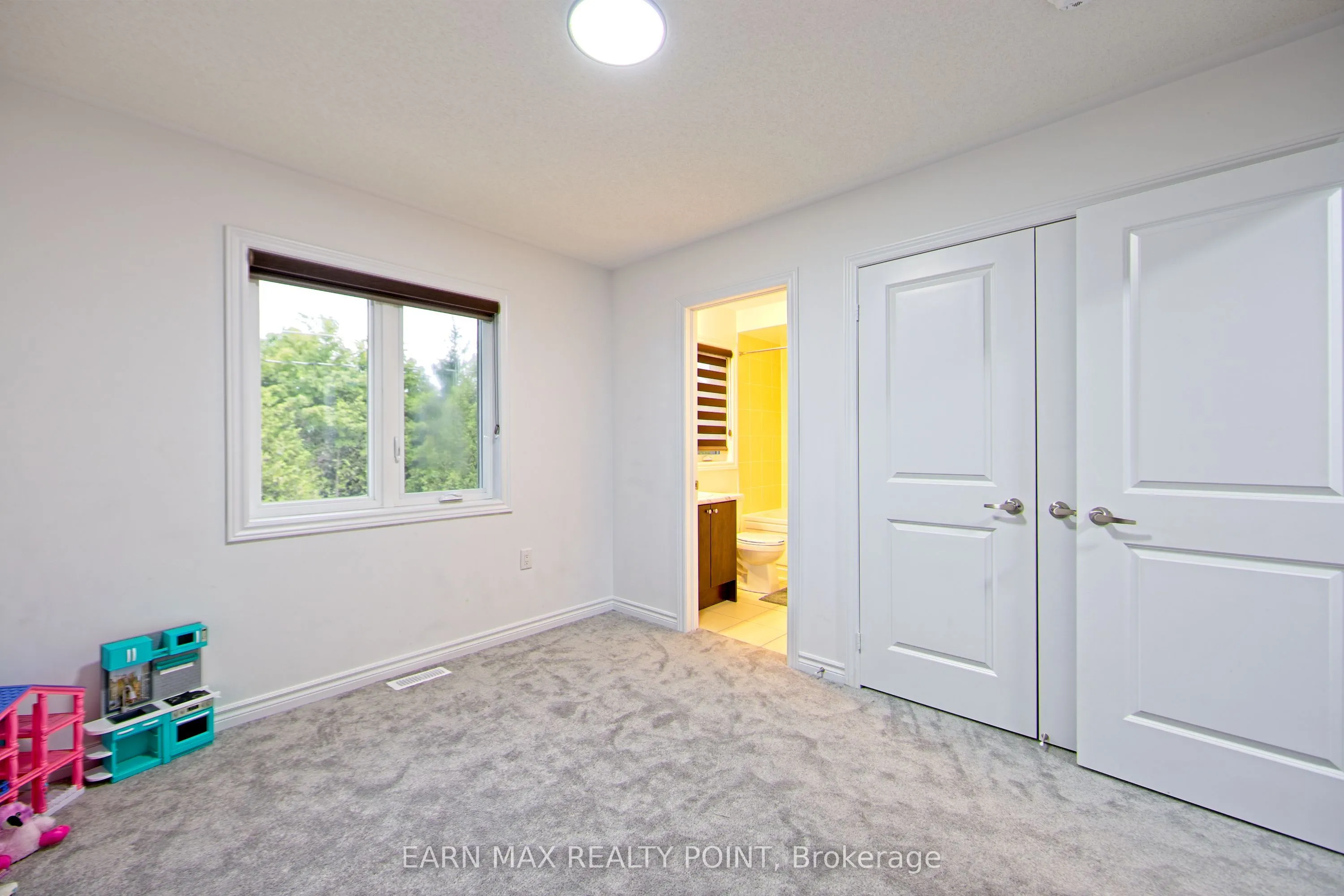 2 Aitchison Avenue