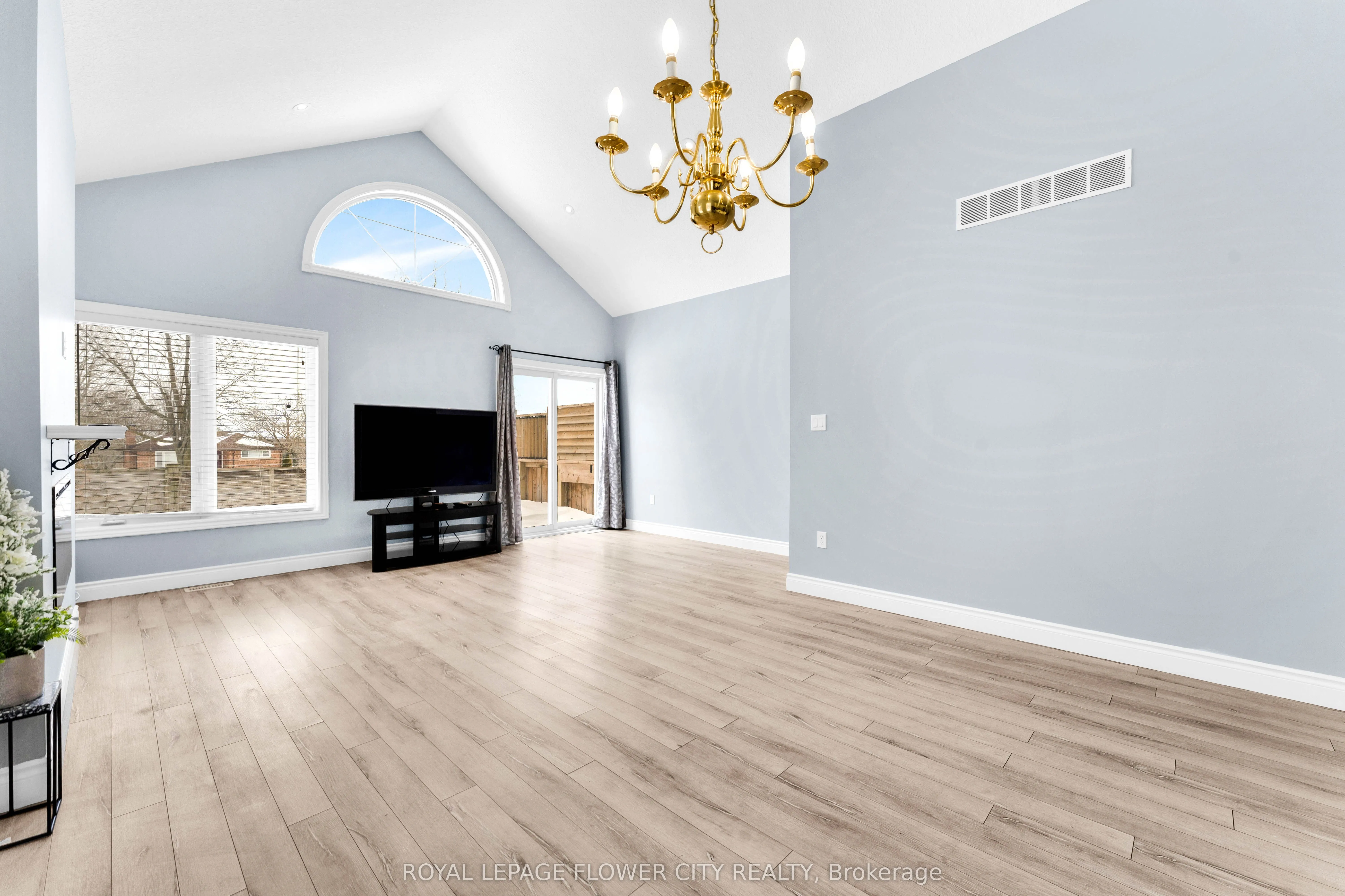 724 Garden Court