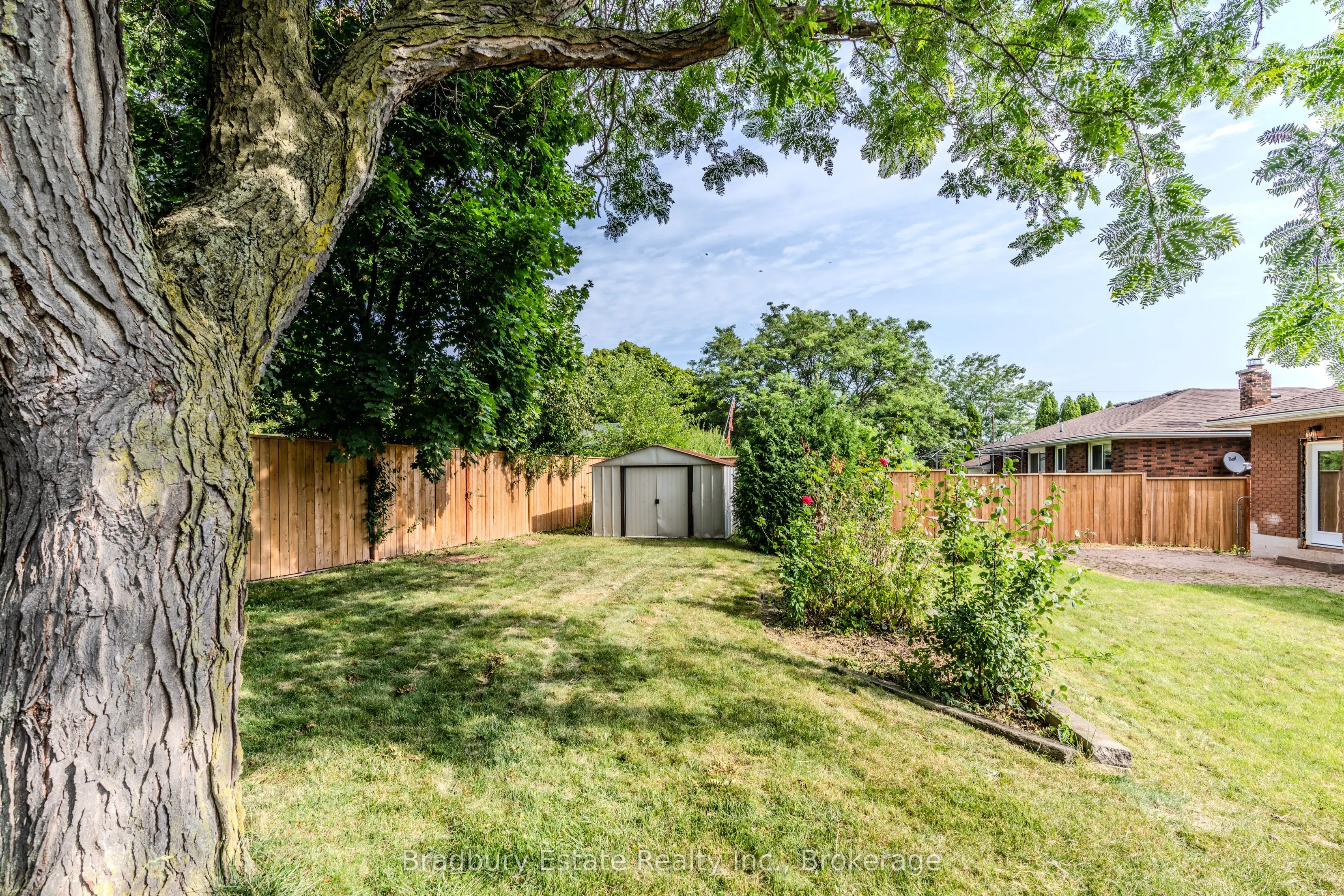 17 WOODSVIEW Avenue