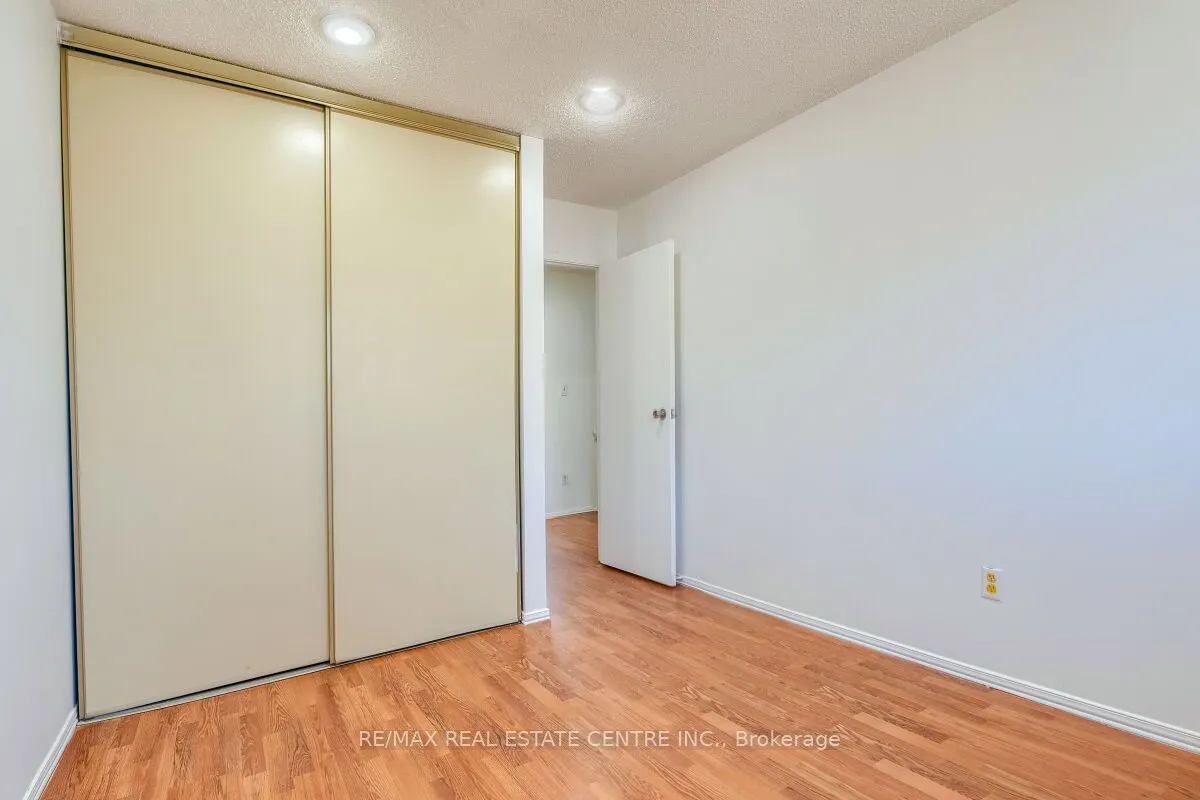 125 Sekura Crescent, #1