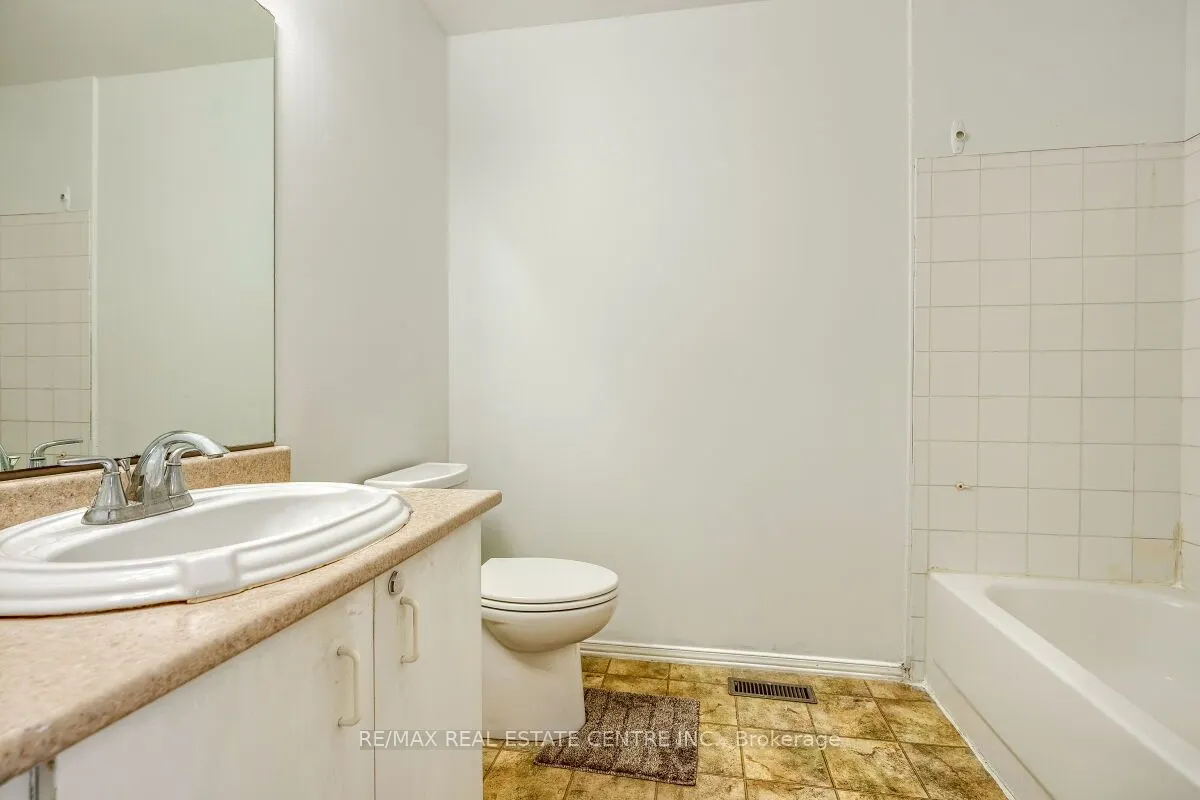 125 Sekura Crescent, #1