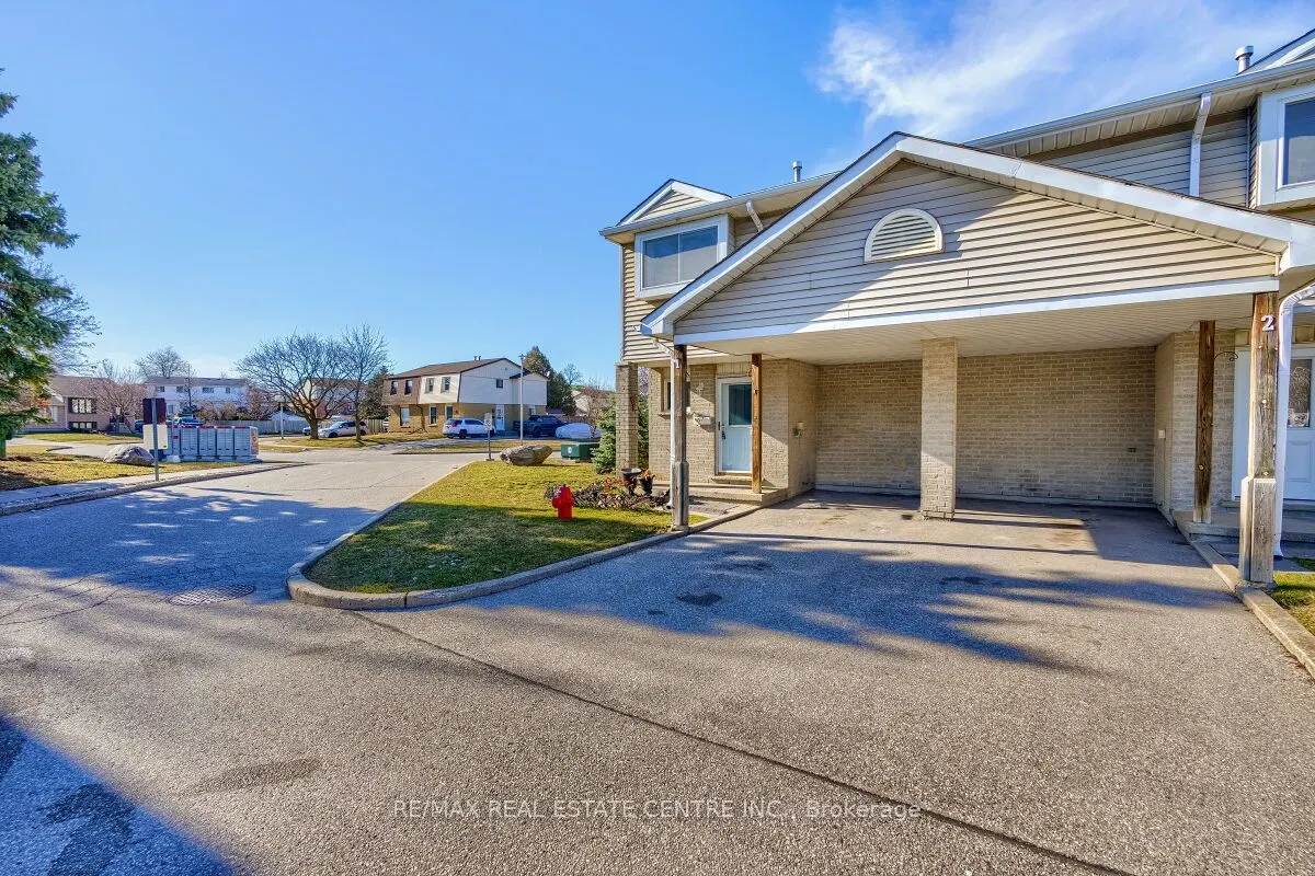125 Sekura Crescent, #1