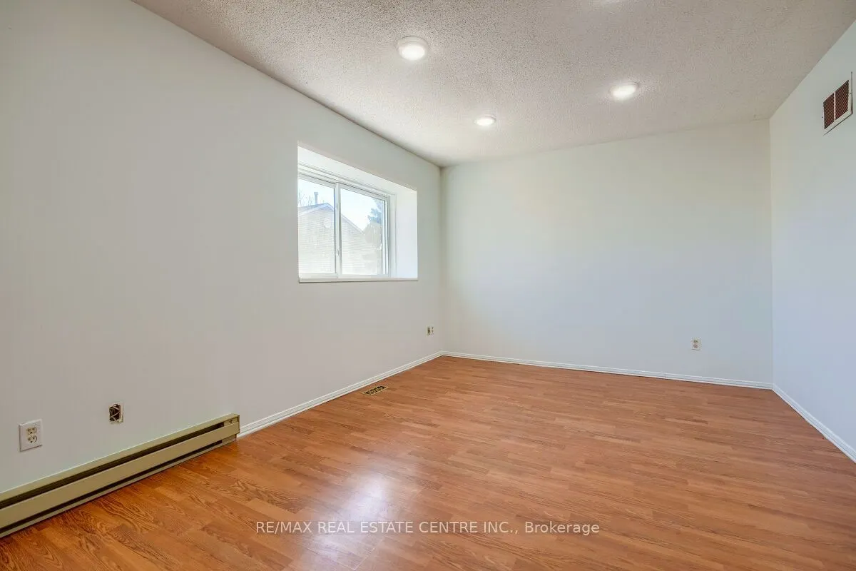 125 Sekura Crescent, #1