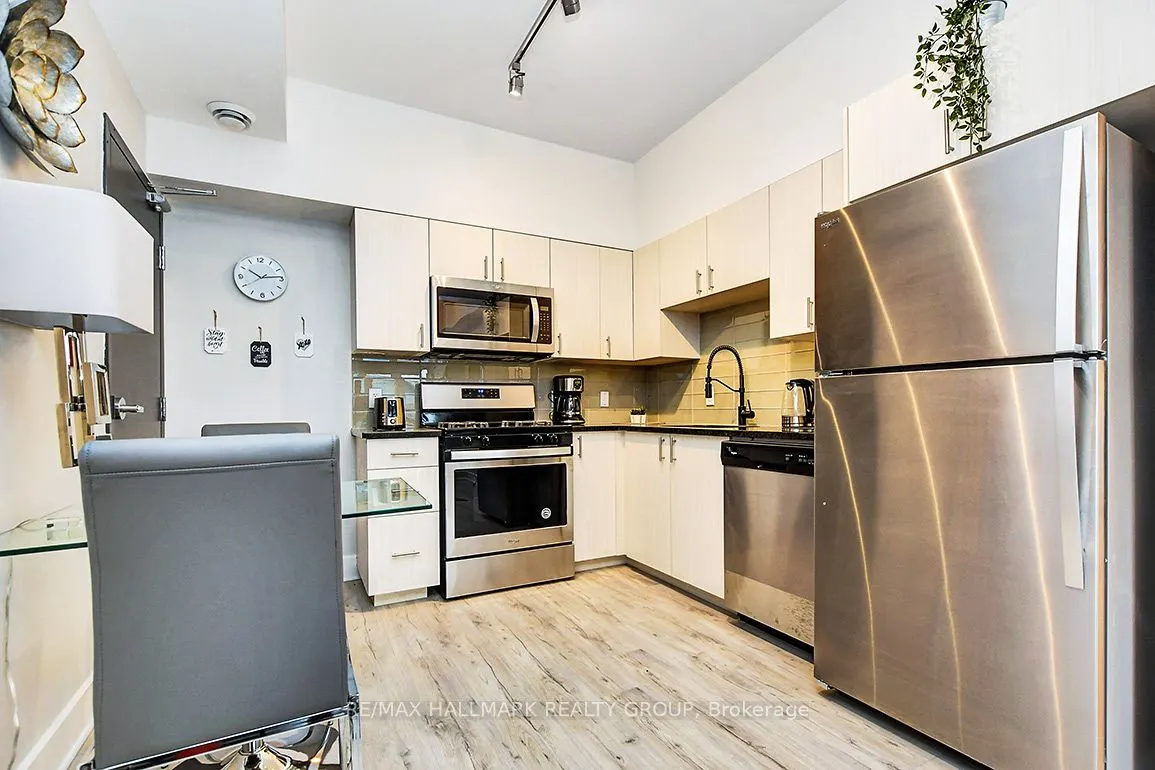 12 JOLLIET Avenue