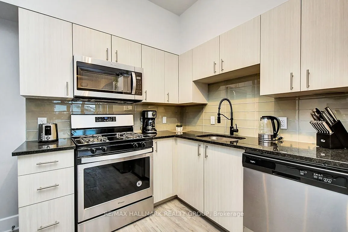 12 JOLLIET Avenue